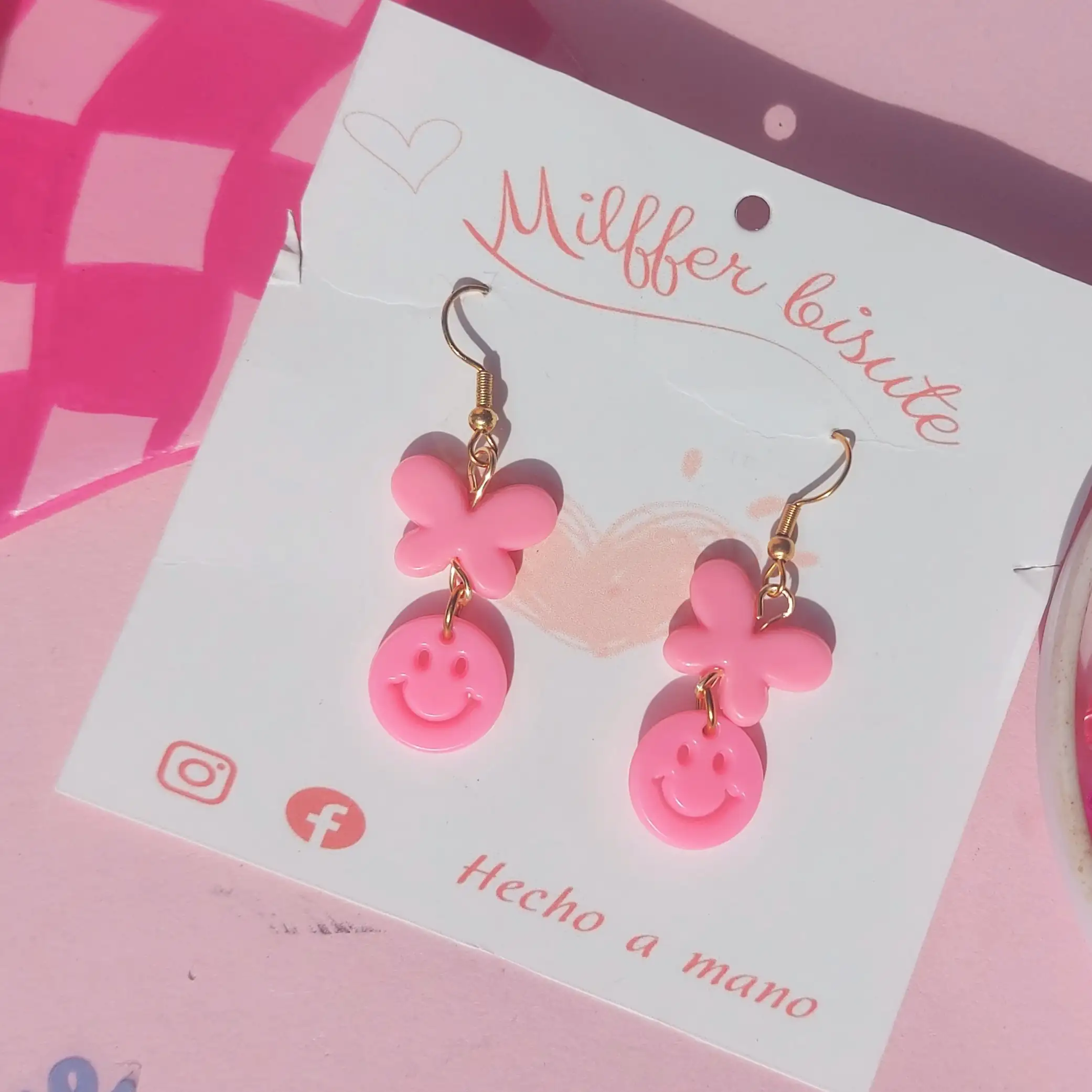 Aretes happy face
