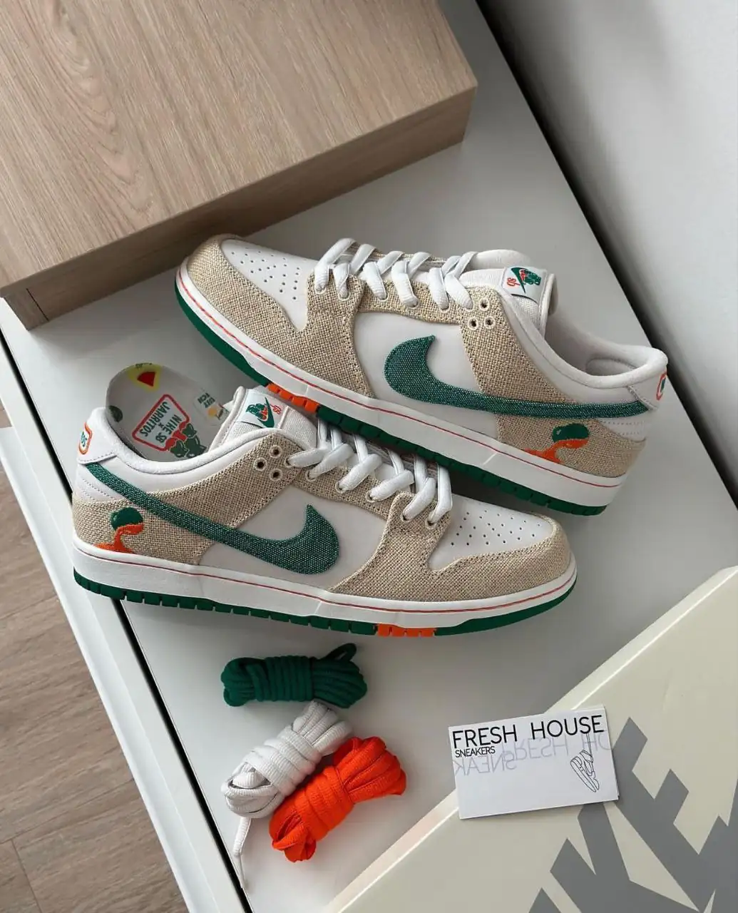 NIKE SB JARRITOS