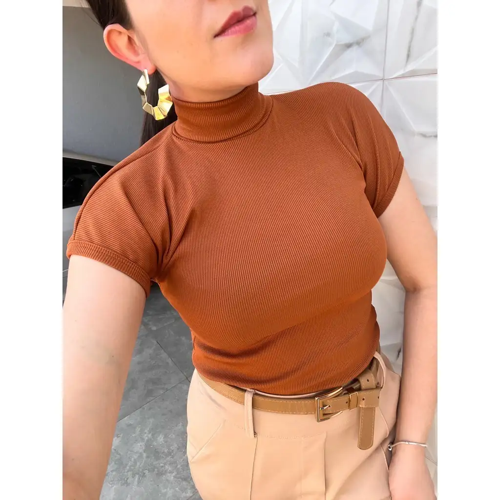 Blusa Canelada Gola Alta 4