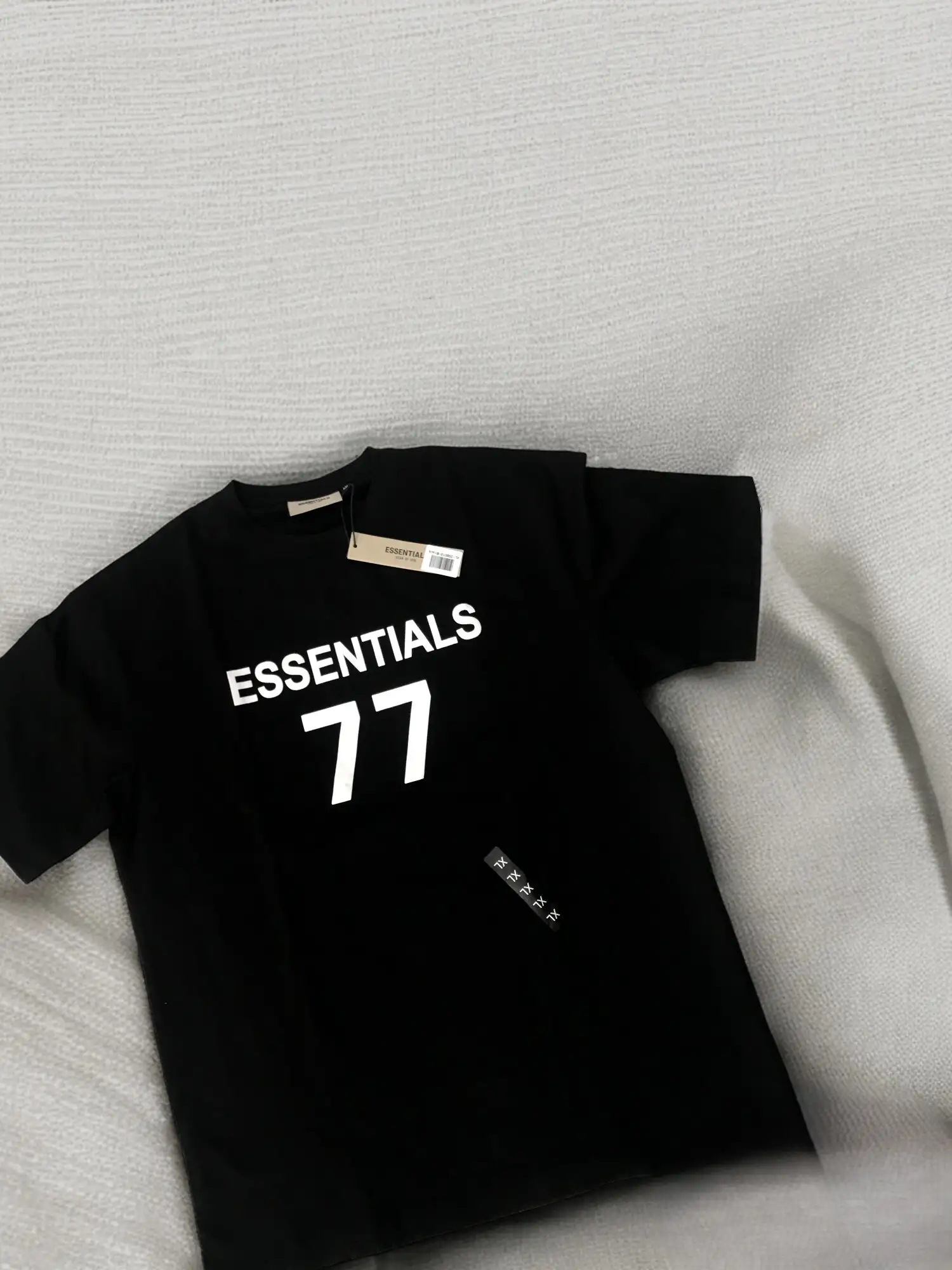 Importada Essentials 77 Negra