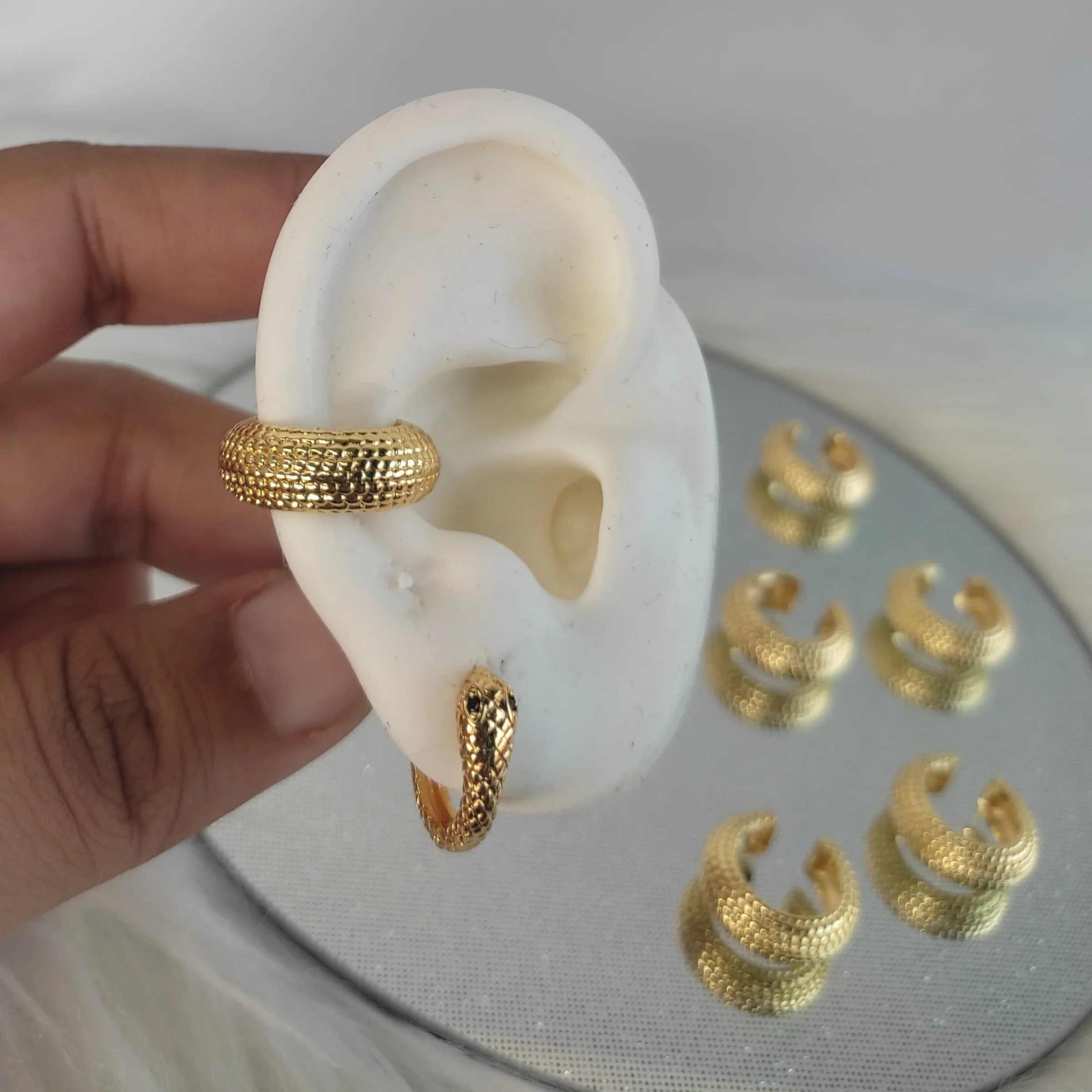 EARCUFF TEXTURE