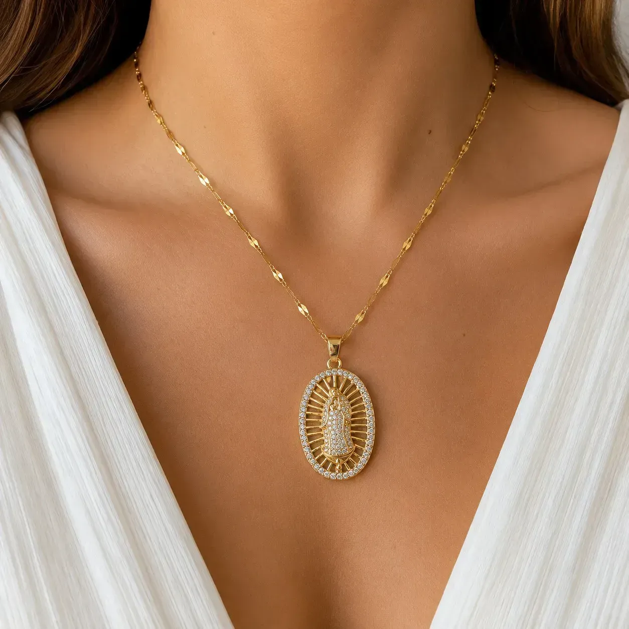 Cadena Y Dije En Acero Con Piedra Circon De Virgen De Guadalupe Blanca 3