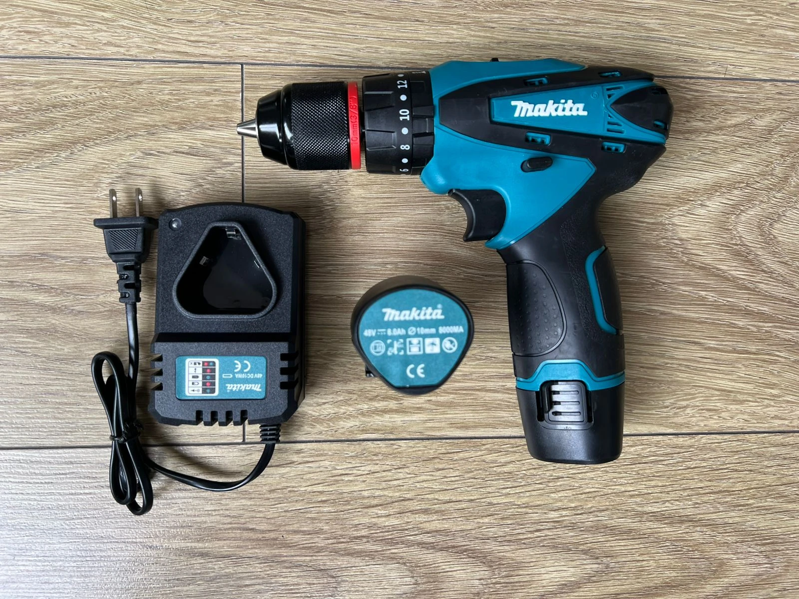 Taladro 48 Voltios makita mandril de 38 6