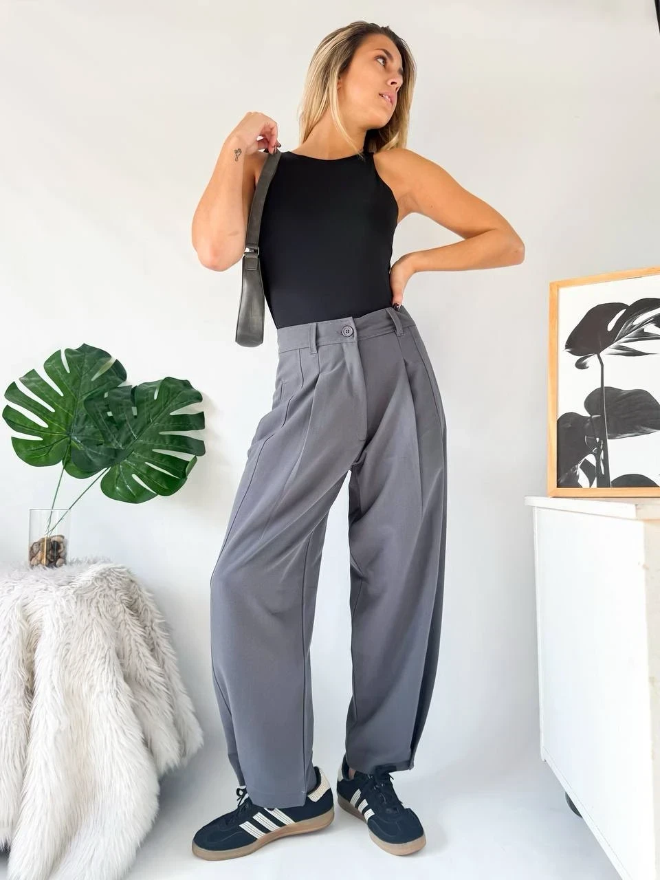 PANTALON CON BOTON EN PUÑO