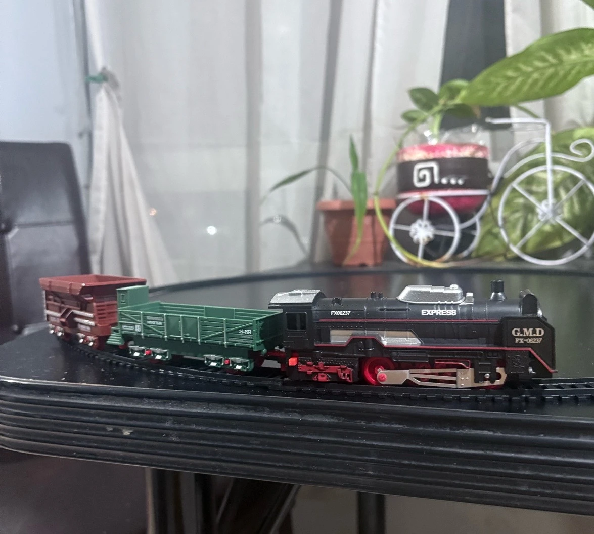 TREN VINTAGE CON LUZ Y MOVIMIENTO  2