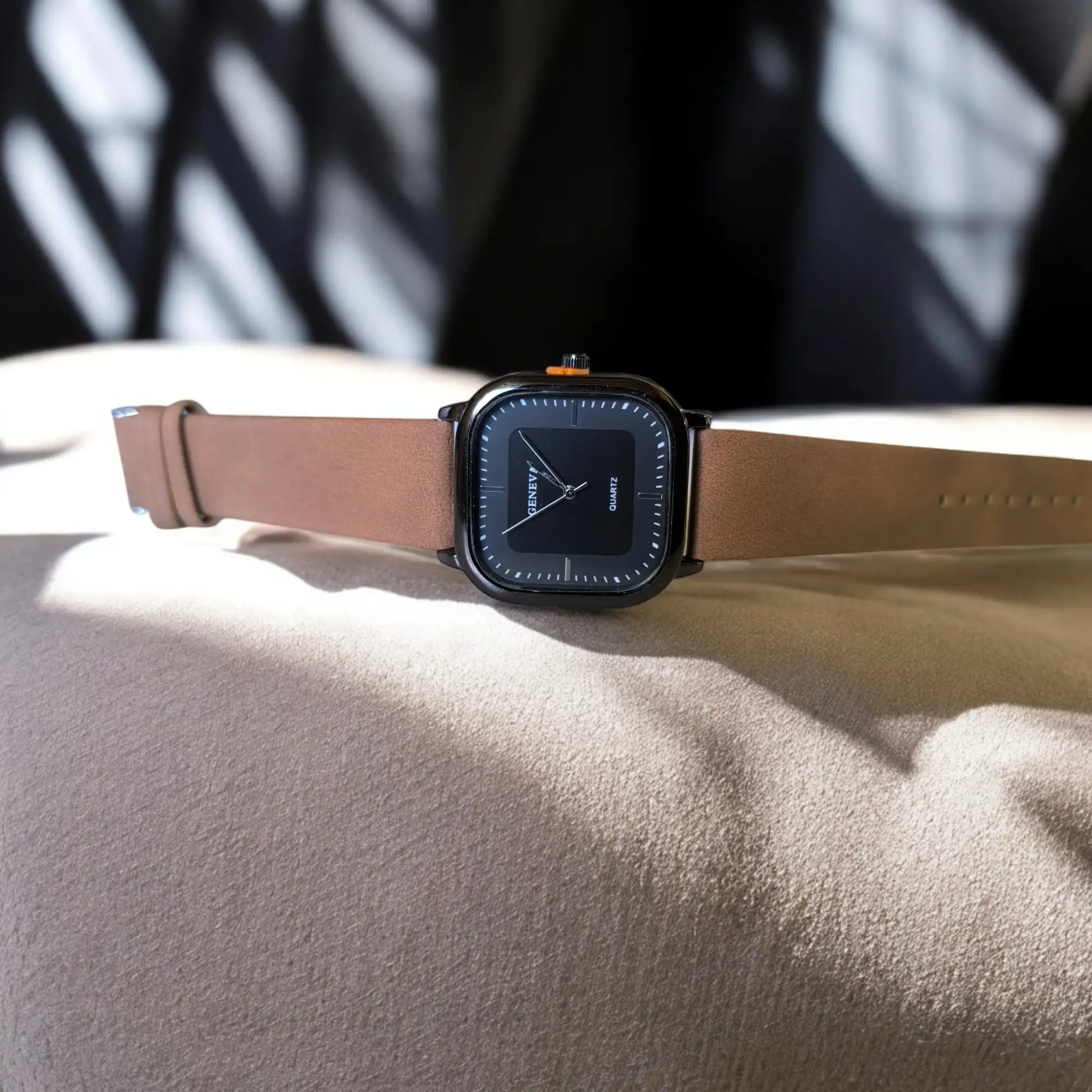 Reloj cuadrado café ll 4