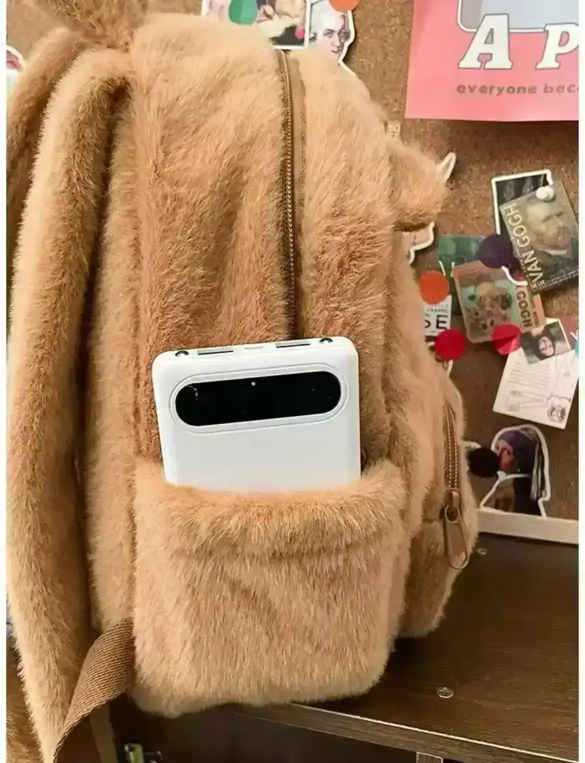 Bolso capibara afelpado 3