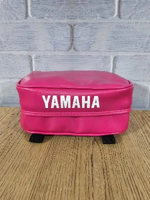 Porta herramientas Yamaha rosado TP DT 125 / TP XTZ 125 JC20 CM X 16CM X 7 CM