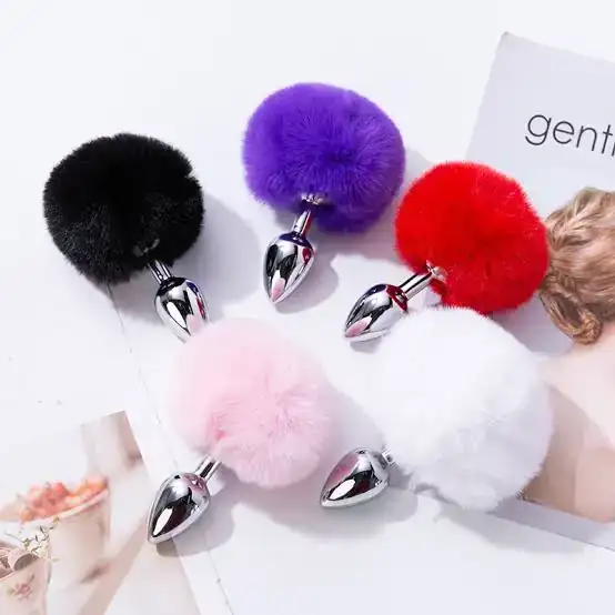 Plug An@L pompom
