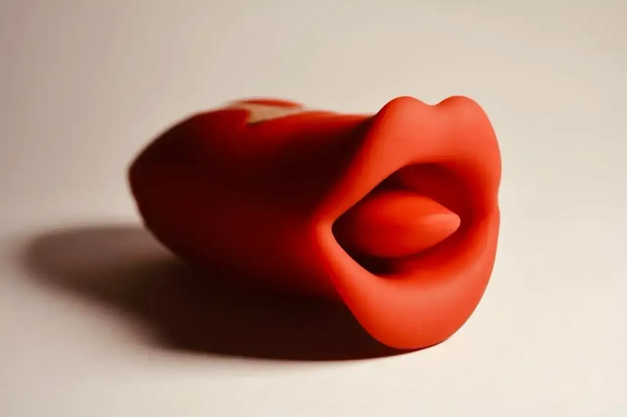Kiss oral sex