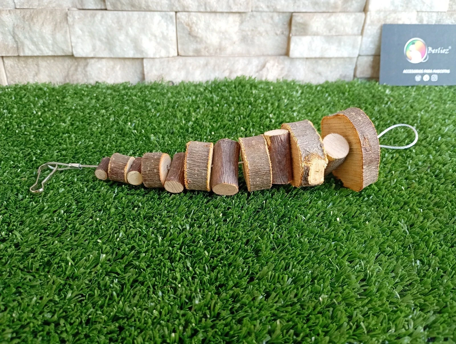 JUGUETE COLGANTE PARA JAULA CONEJO  2