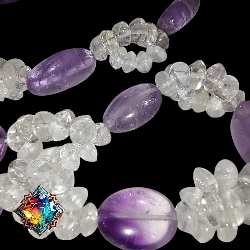 Atractivo colllar genuino de amatistas y cuarzo cristal 2