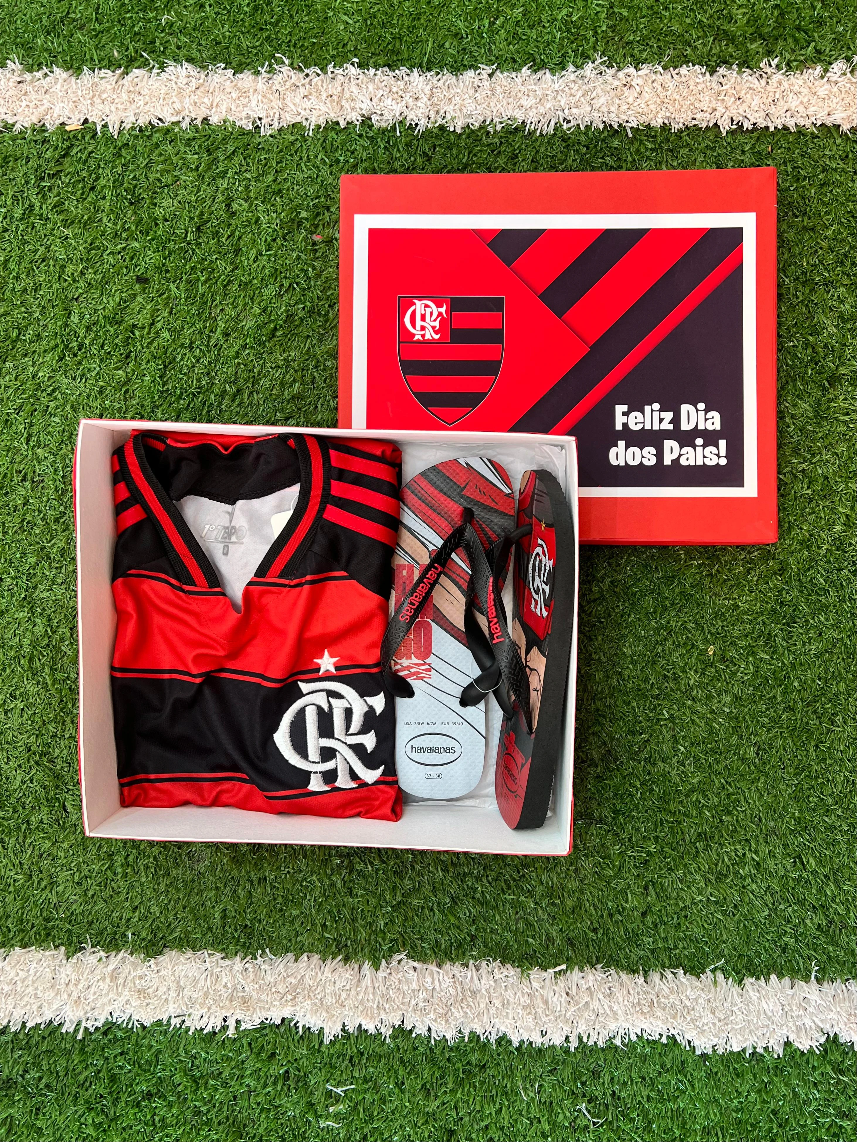 KIT FLAMENGO CAMISA RÉPLICA + CHINELOS 