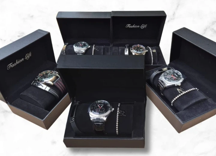 RELOJ FASHION GYFT CAJA NEGRA 