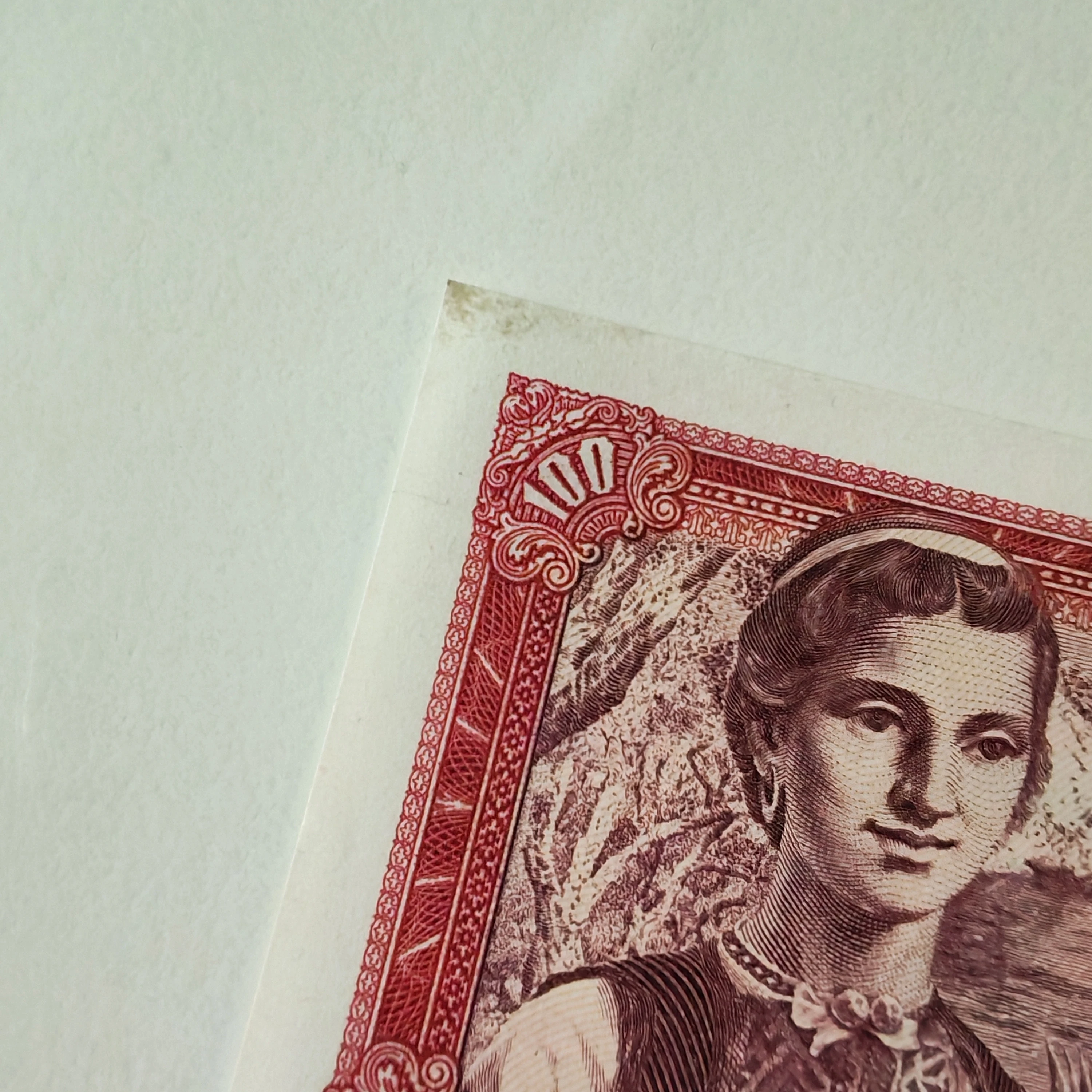 ° Yugoslavia 100 dinares aUNC  2
