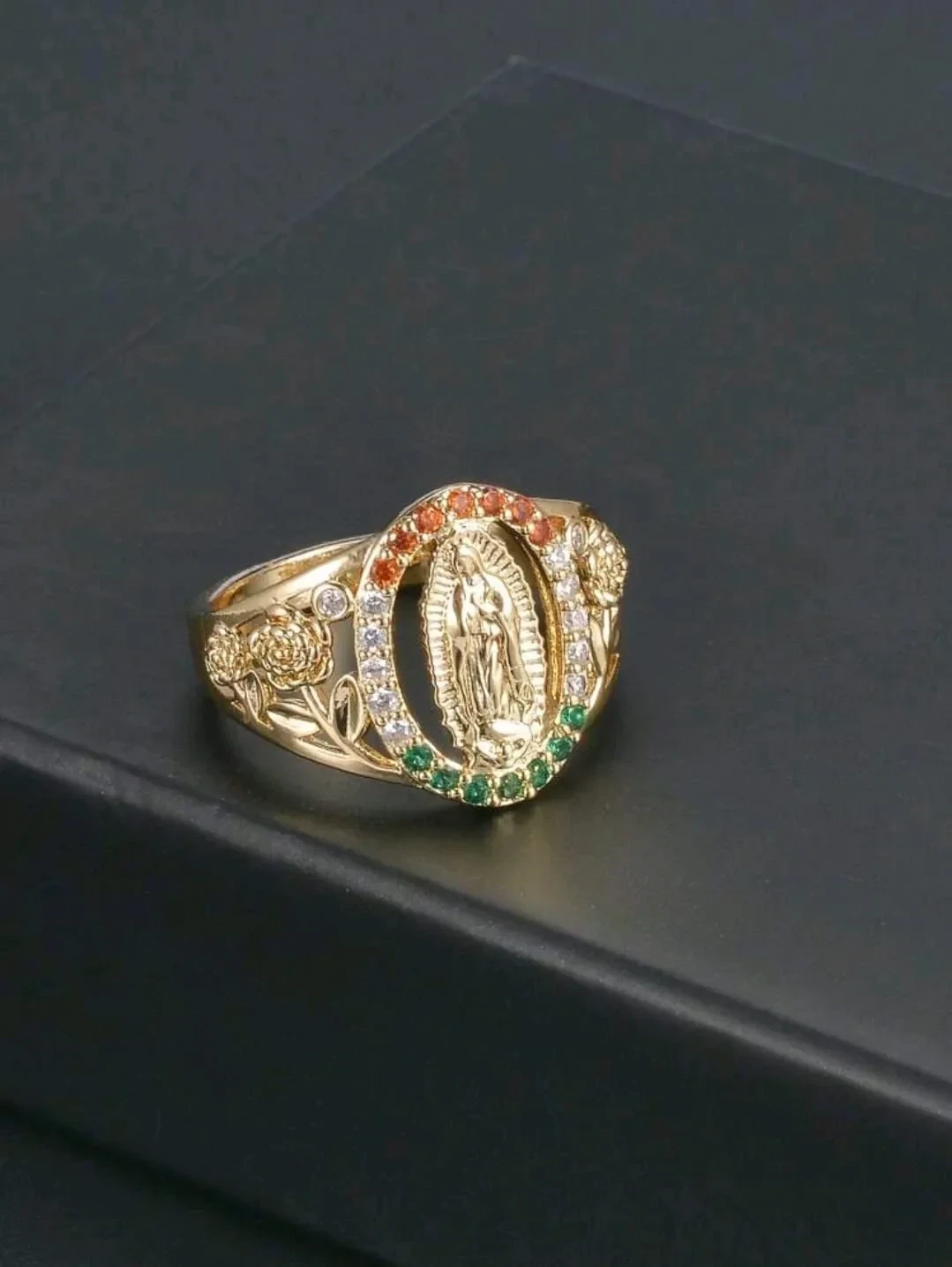 Anillo religioso enchape de oro sobre cobre y circonia  3