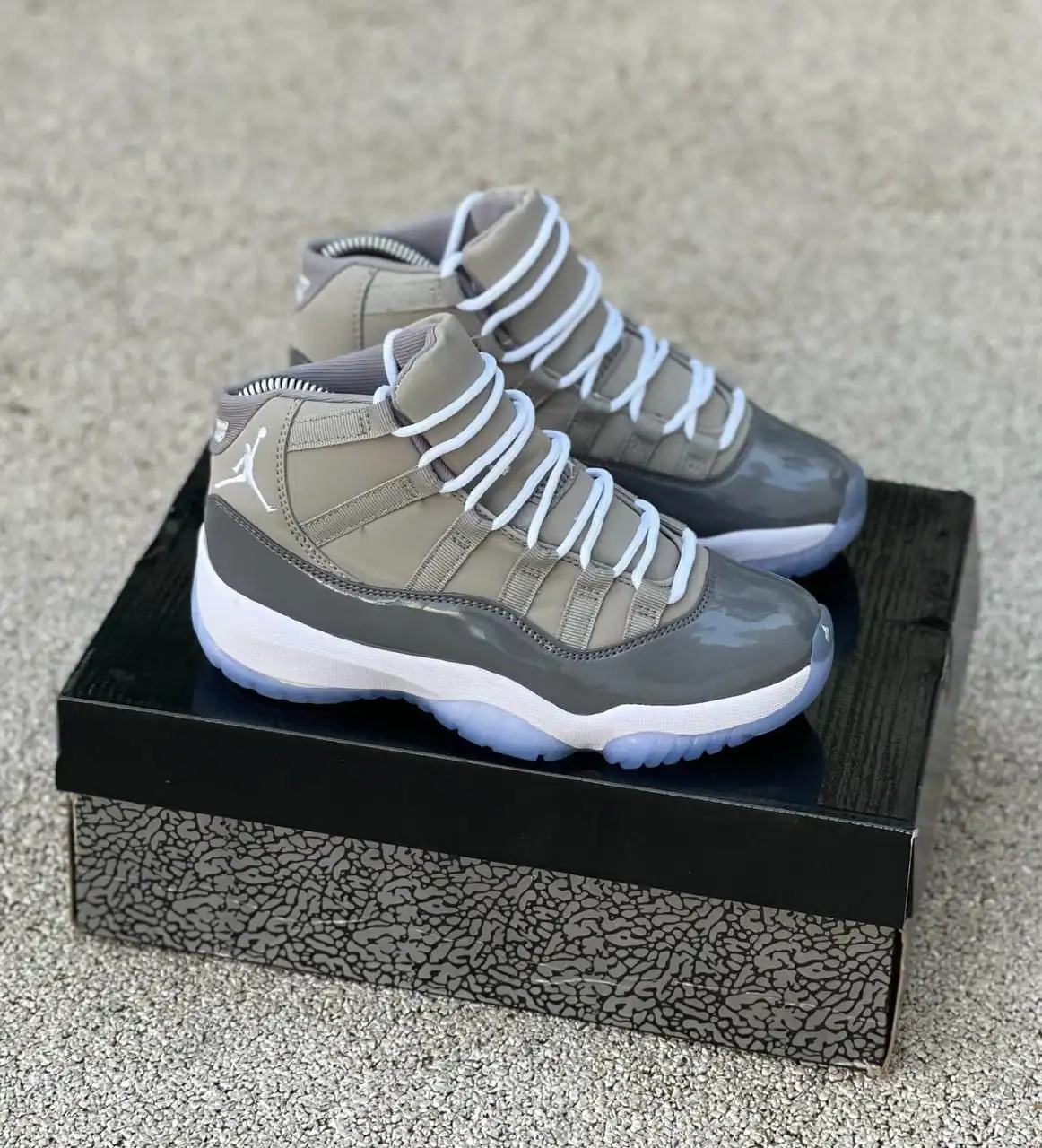 Jordan R11 2