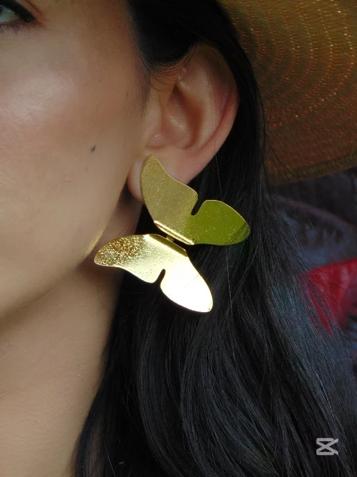 ARETE BAÑO DE ORO 24K MARIPOSA LISA