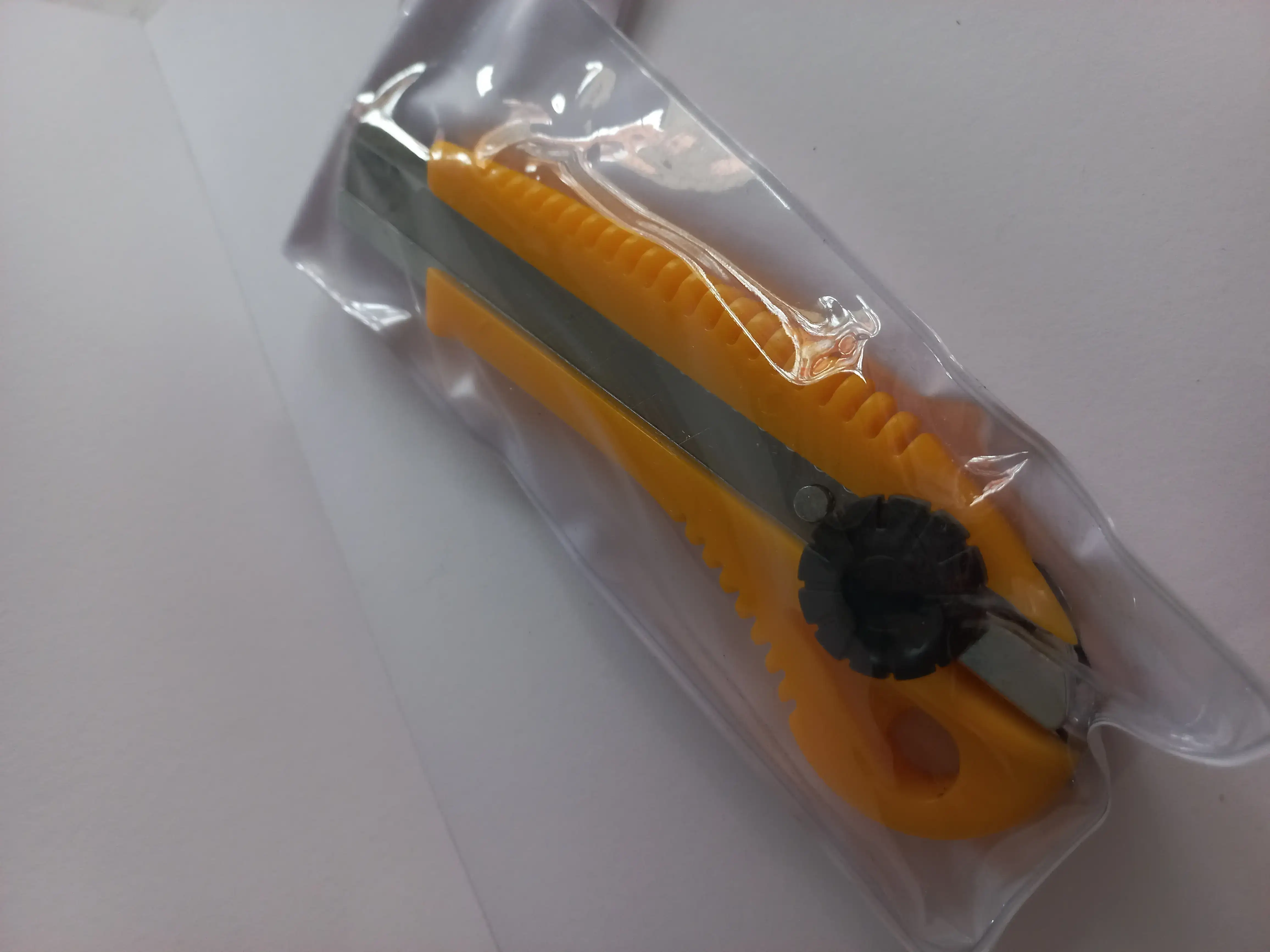 Bisturi plastico grande 