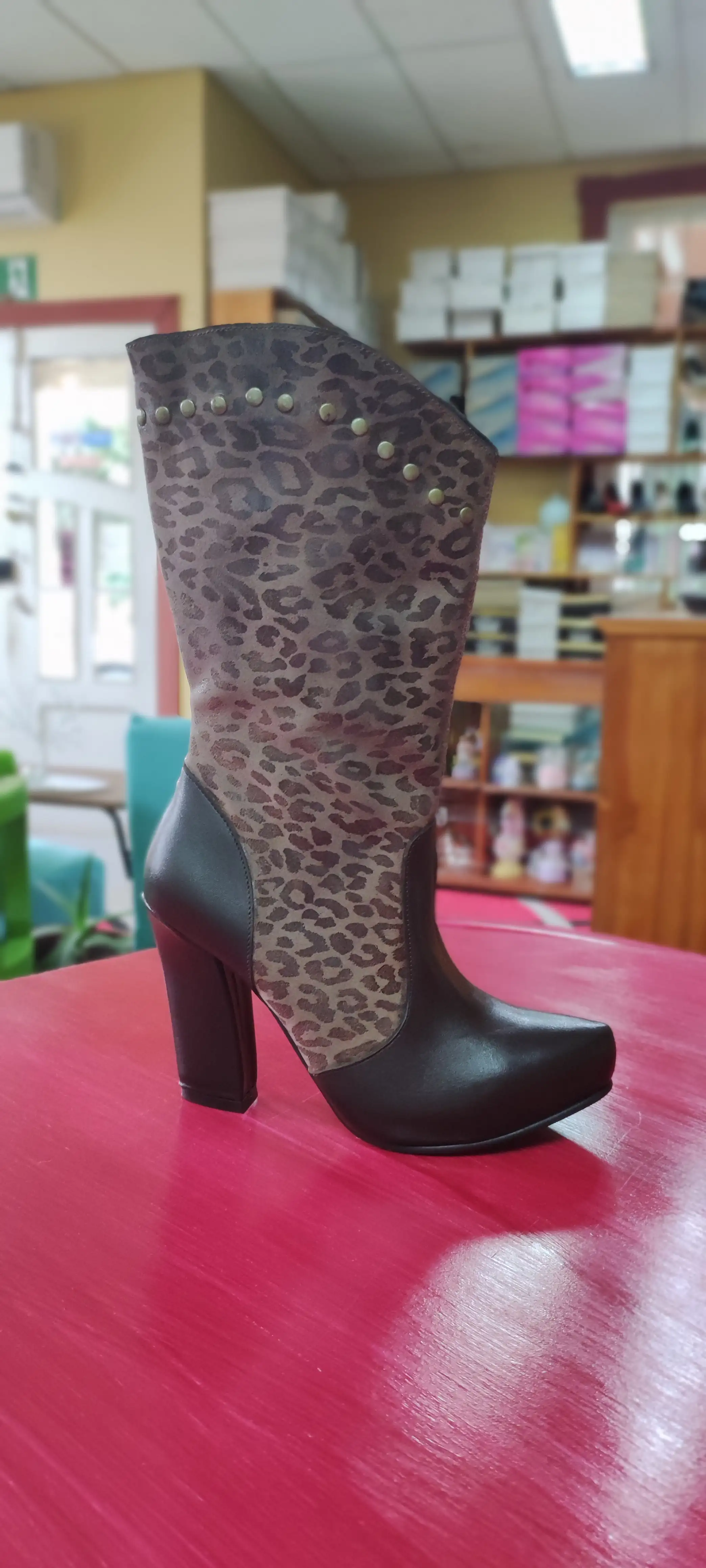 Bota café 1\2 animal print
