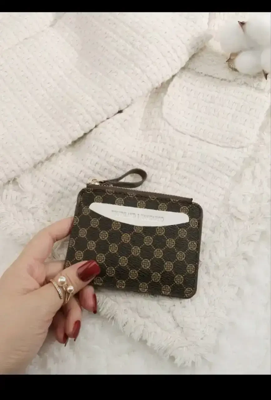 Monedero Tarjetero Southland Ultra-Slim– Diseño Minimalista en Poliuretano con Cierre Dorado.