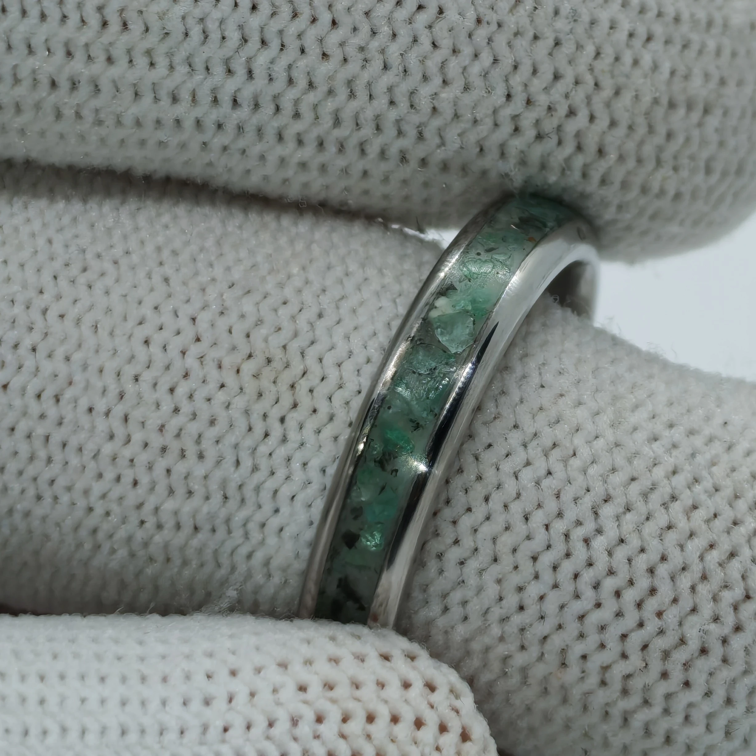 Anillo Neon talla 8.5 de Esmeraldas Verde Manzana  2