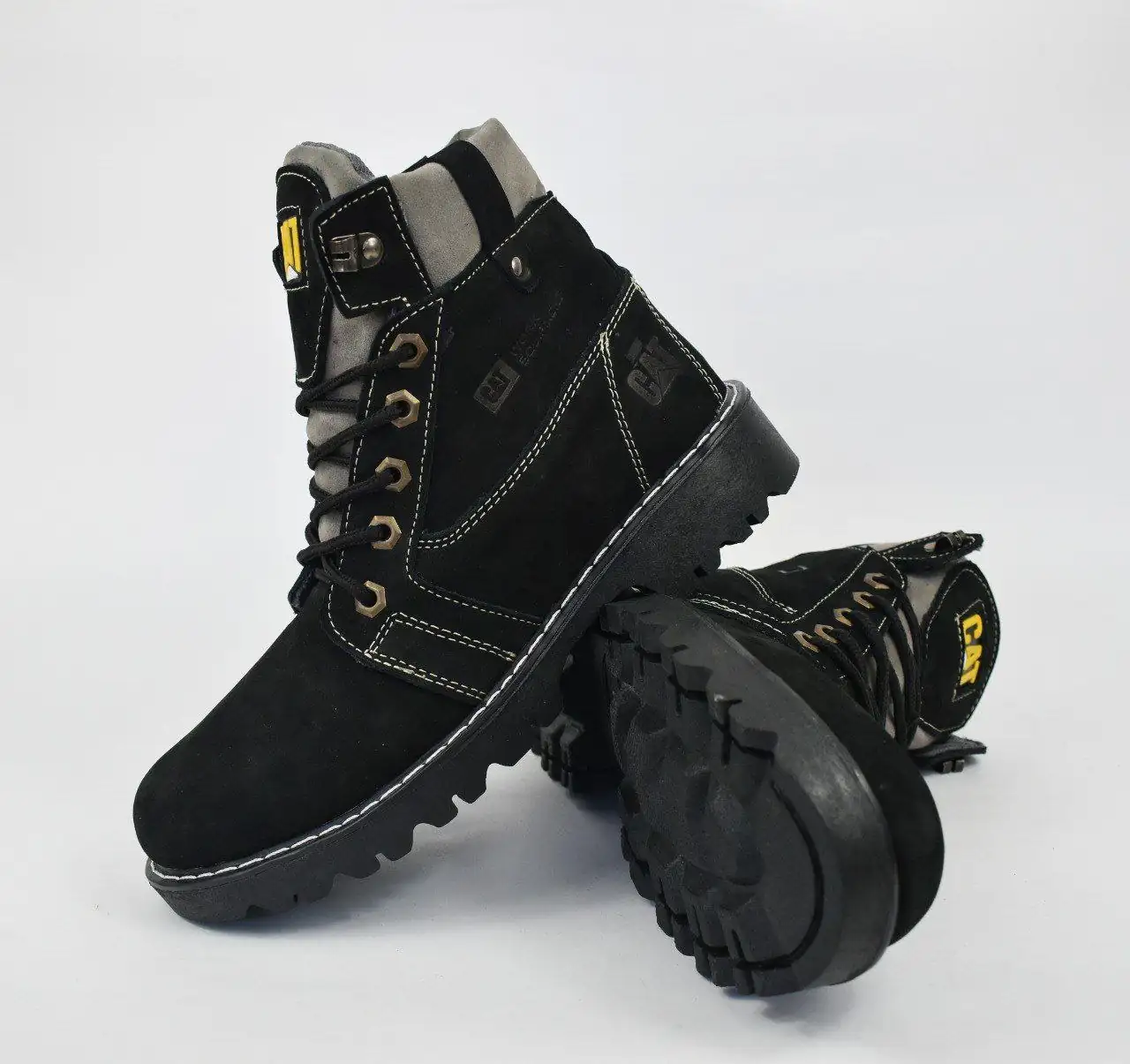 Bota cat en cuero 