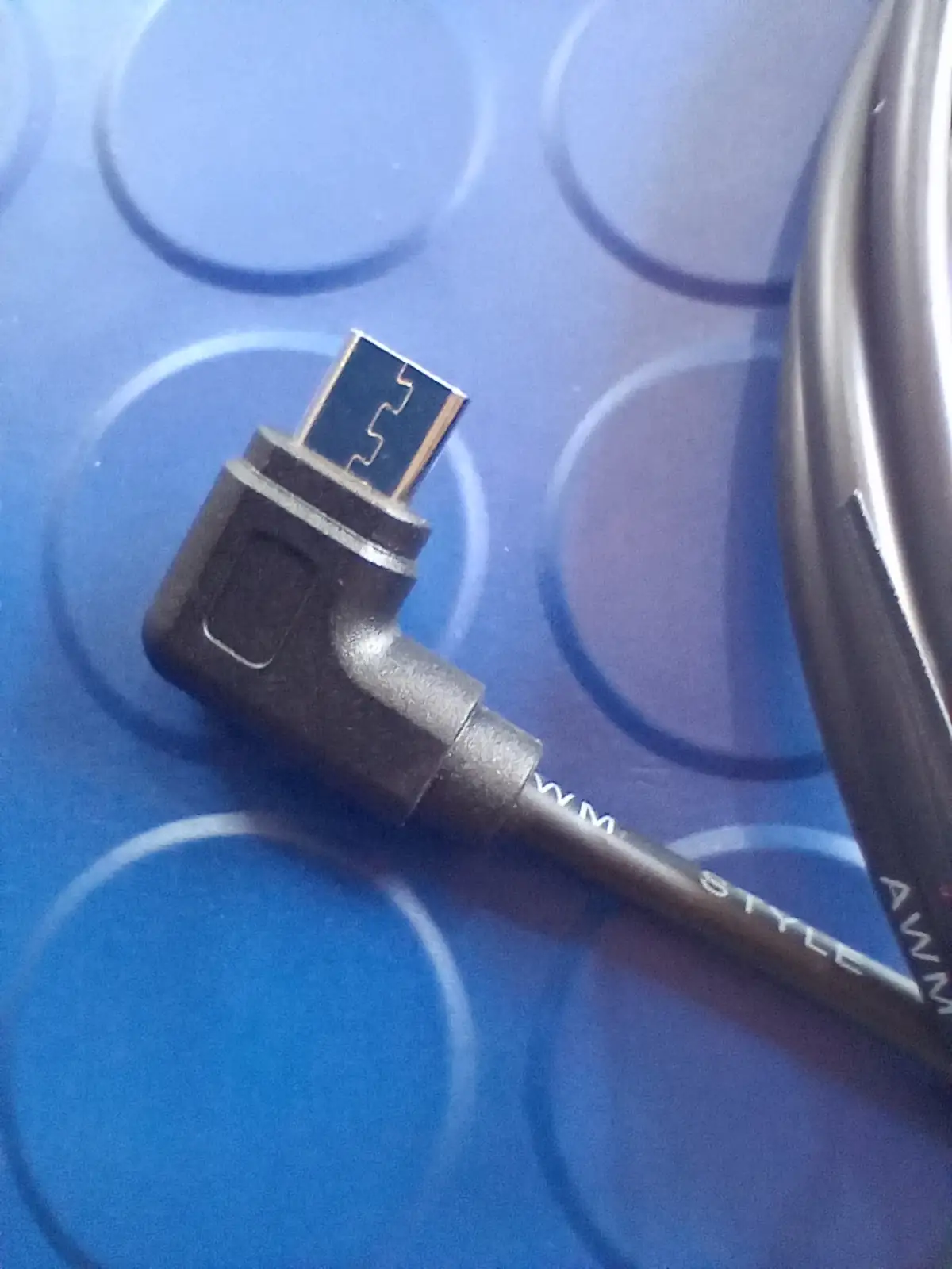 Cable usb a micro usb 90° 2 metros 2