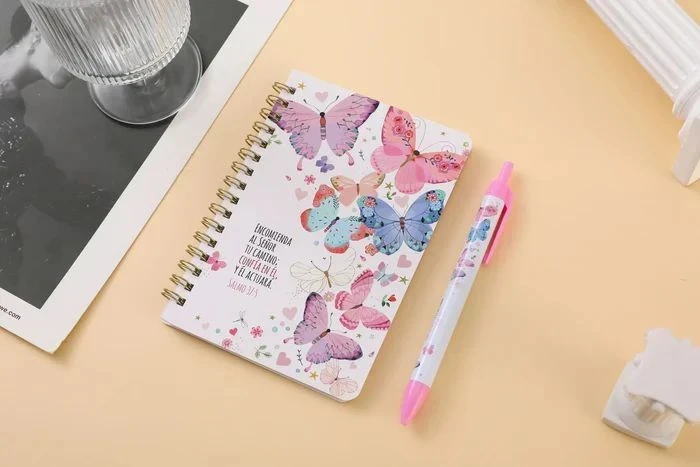 Libreta pequena con lapicero Encomienda al Senor tu camino