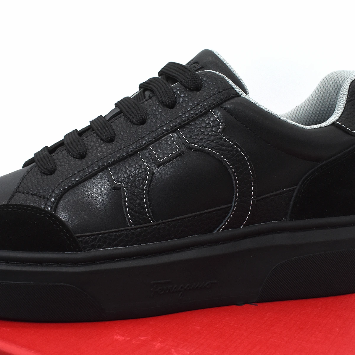 Tenis Feraragamo Negro 5