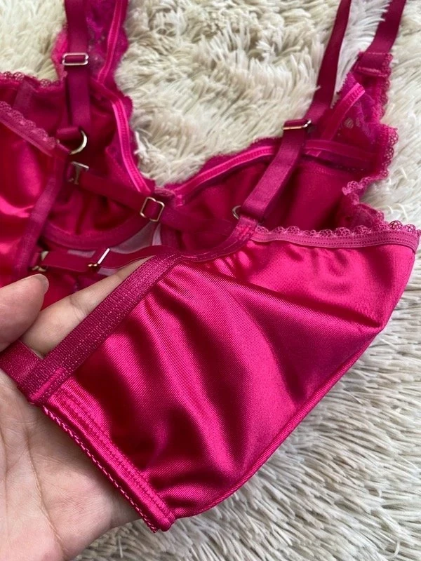 Diana Saten Fucsia Talle 105 3