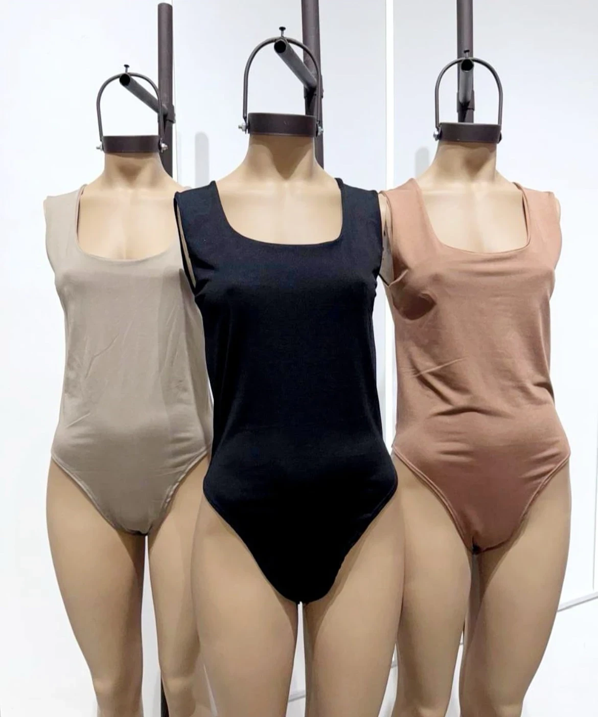 BODY LISOS 