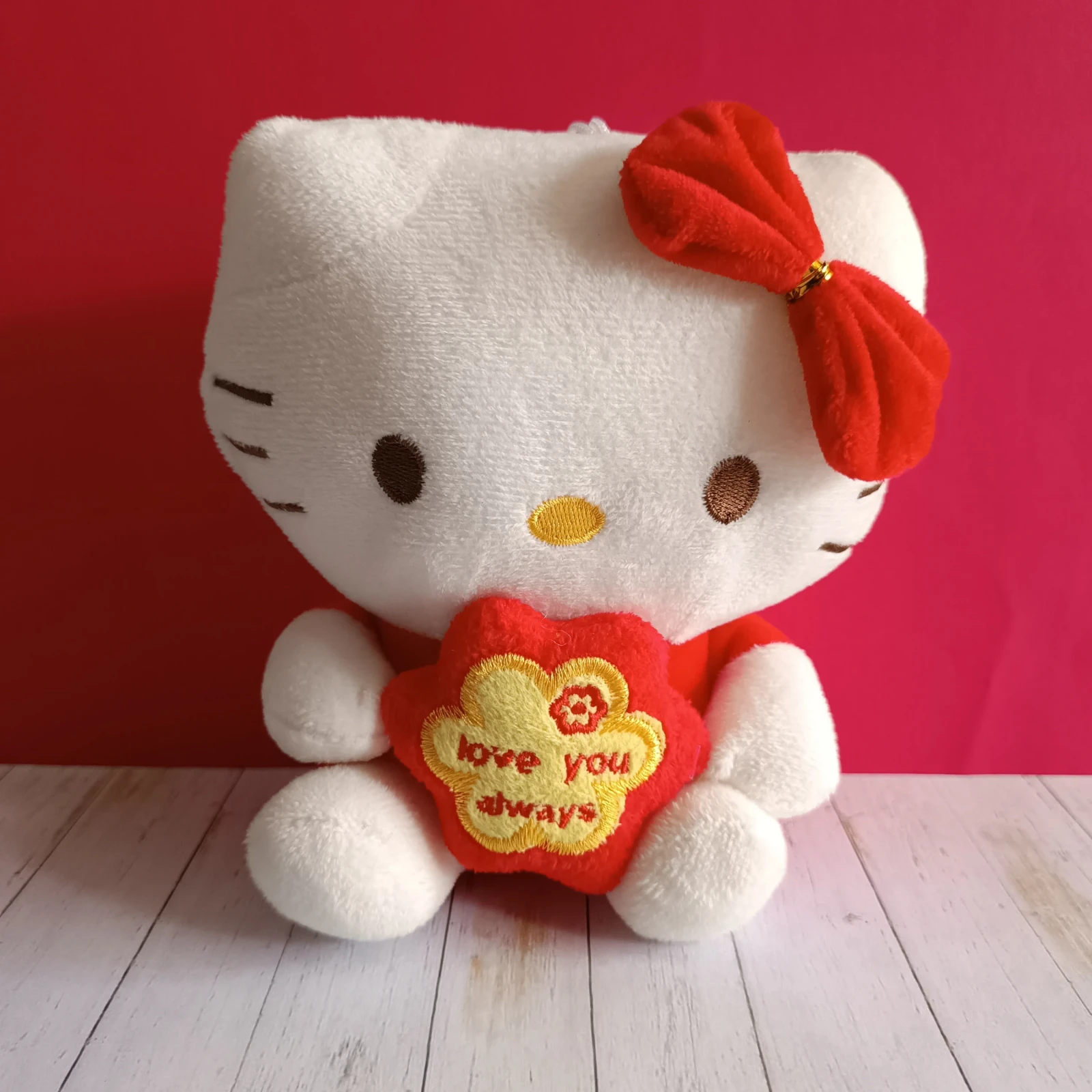 PELUCHE HELLO KITTY  2