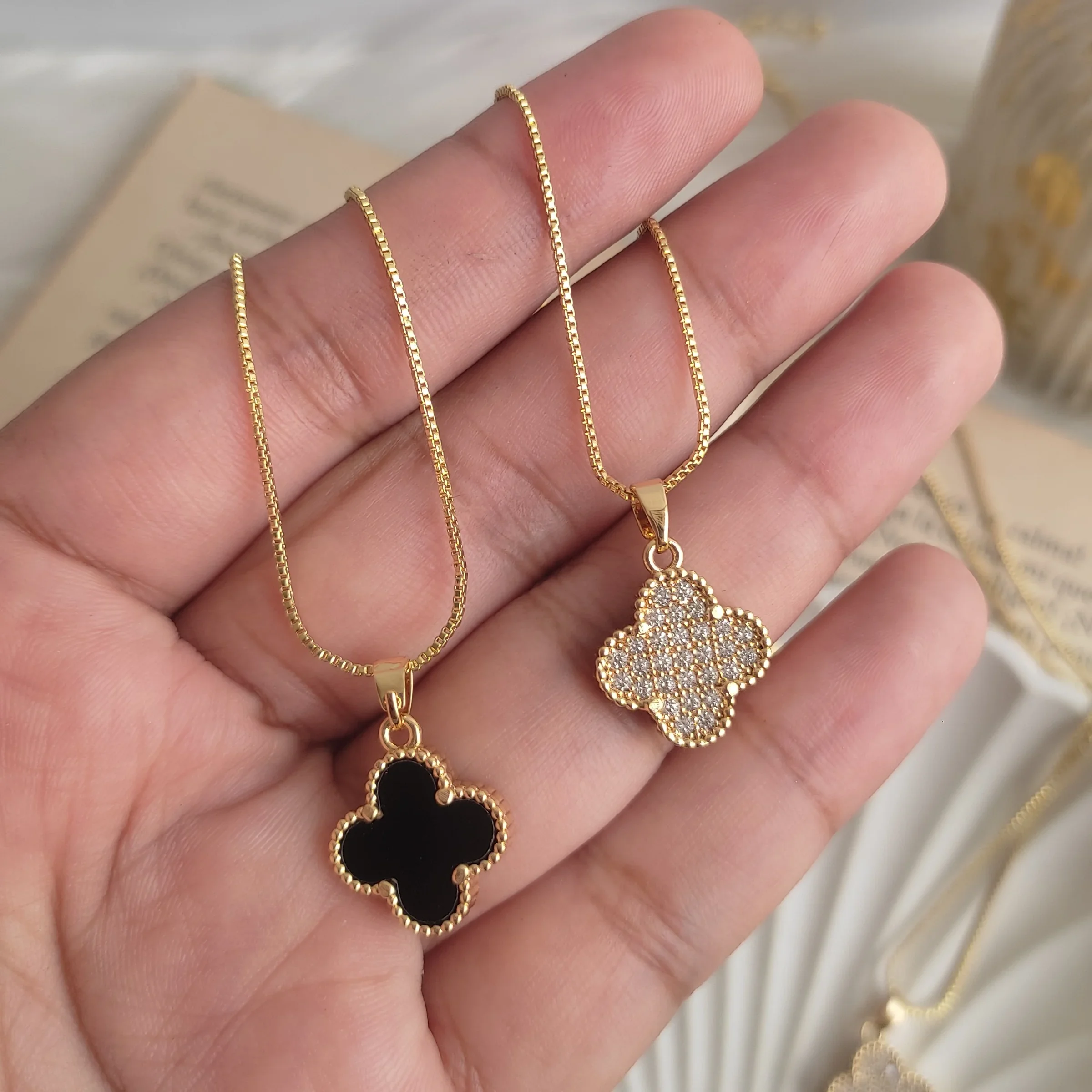 CADENA TRÉBOL GOLD BLACK