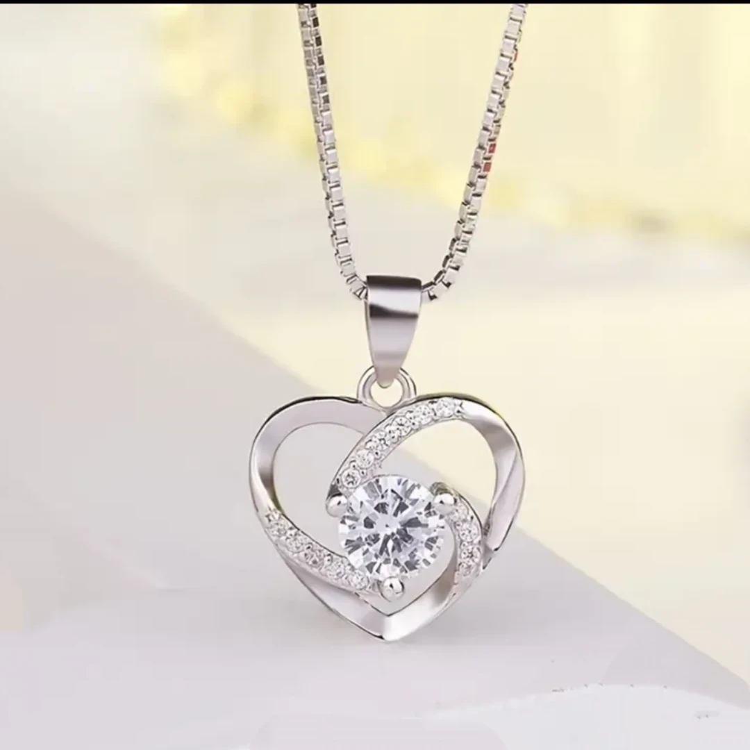 CADENA NIÑA CON CORAZON  2
