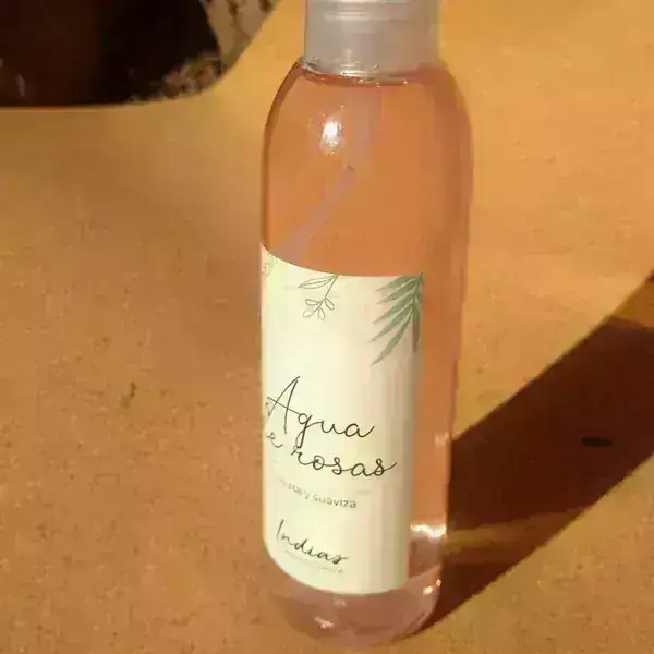 Agua de rosas