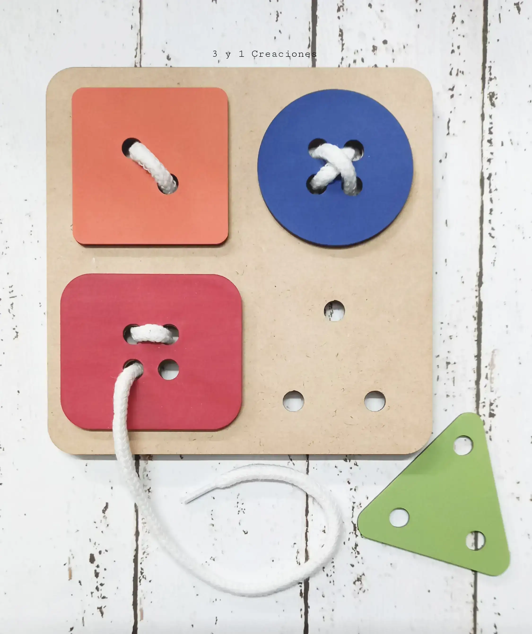 JUEGO PARA ENHEBRAR CON FIGURAS GEOMÉTRICAS  2