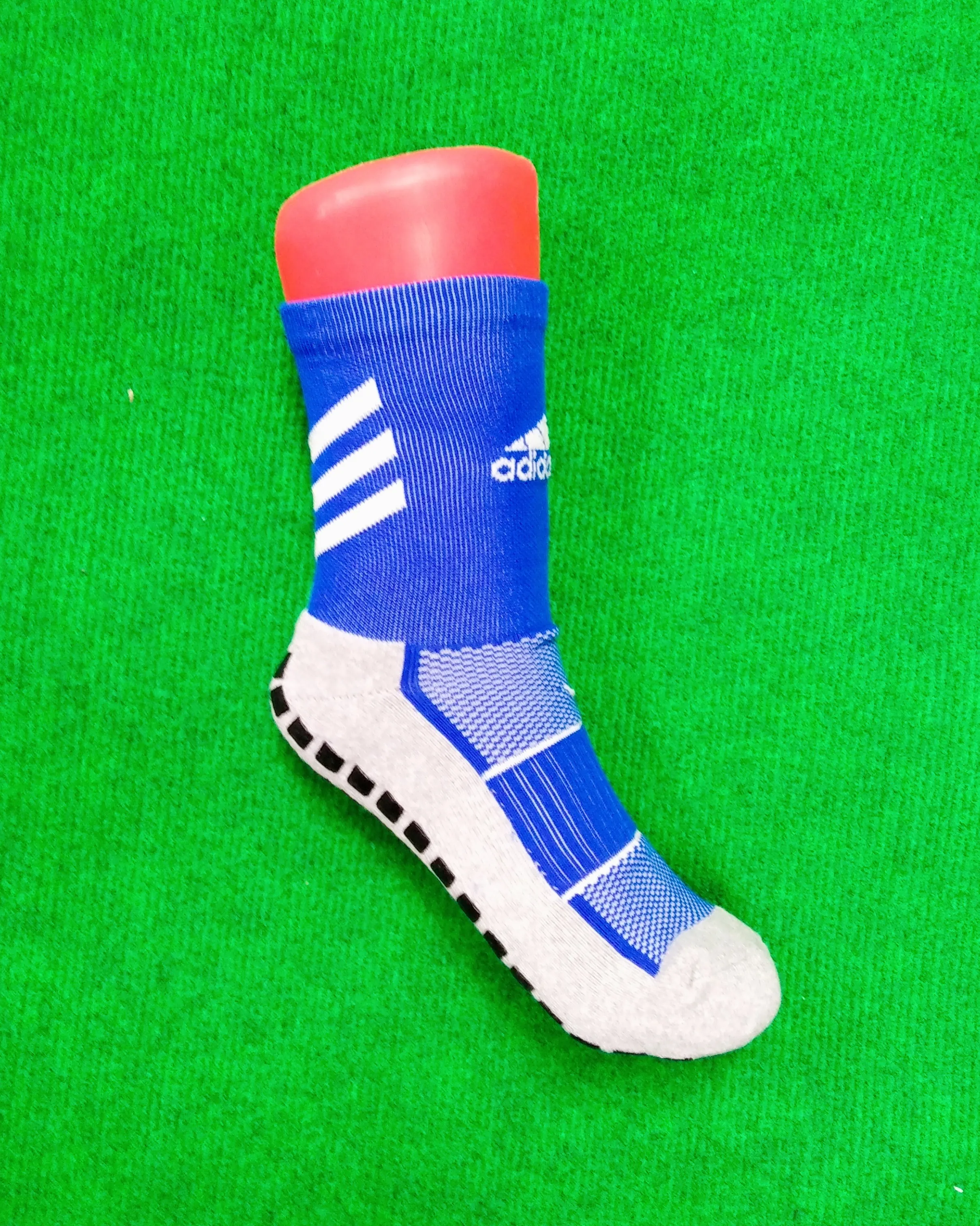 ADIDAS ANTIDESLIZANTES  2