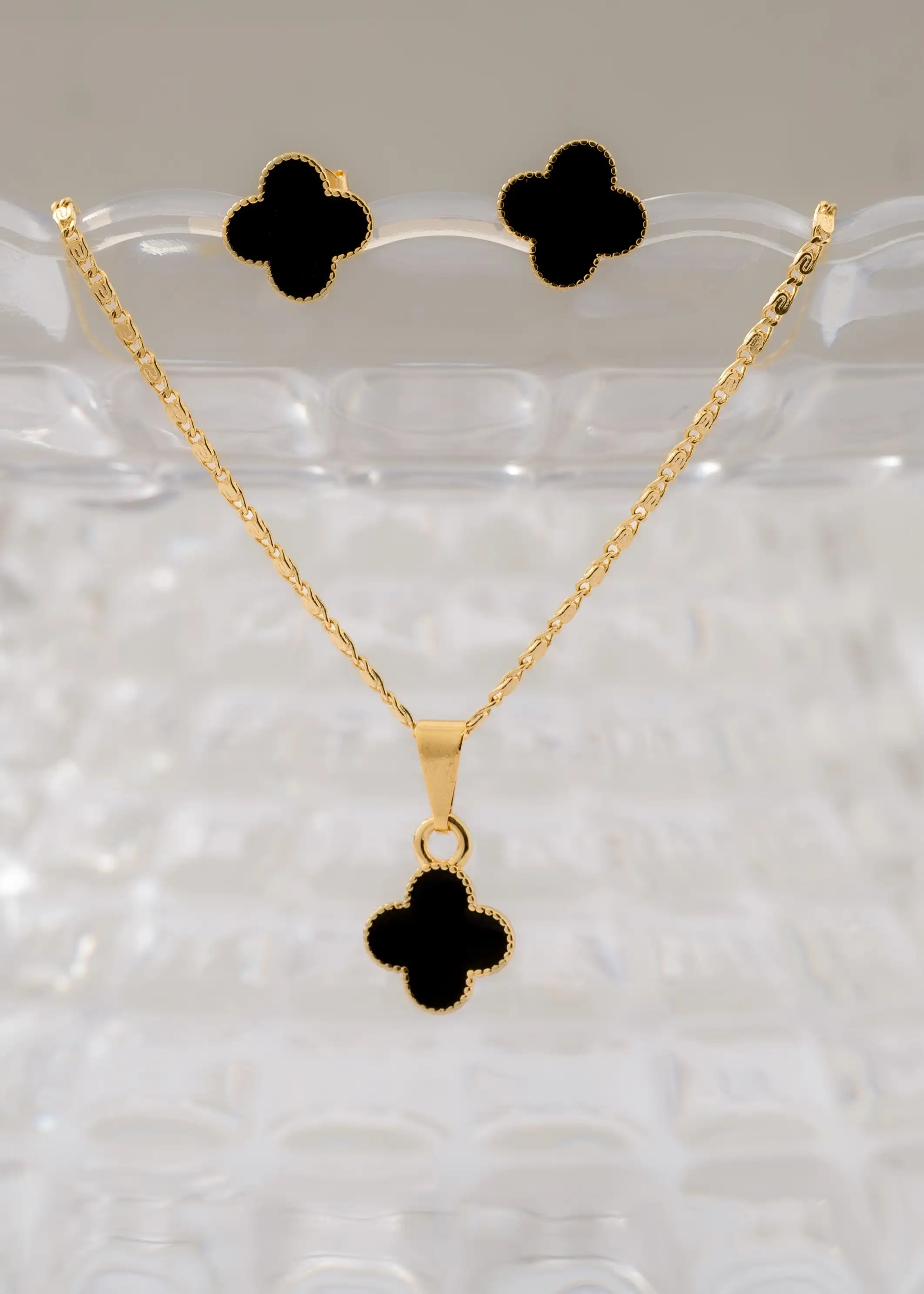 Conjunto Clover Negro 1cm 4