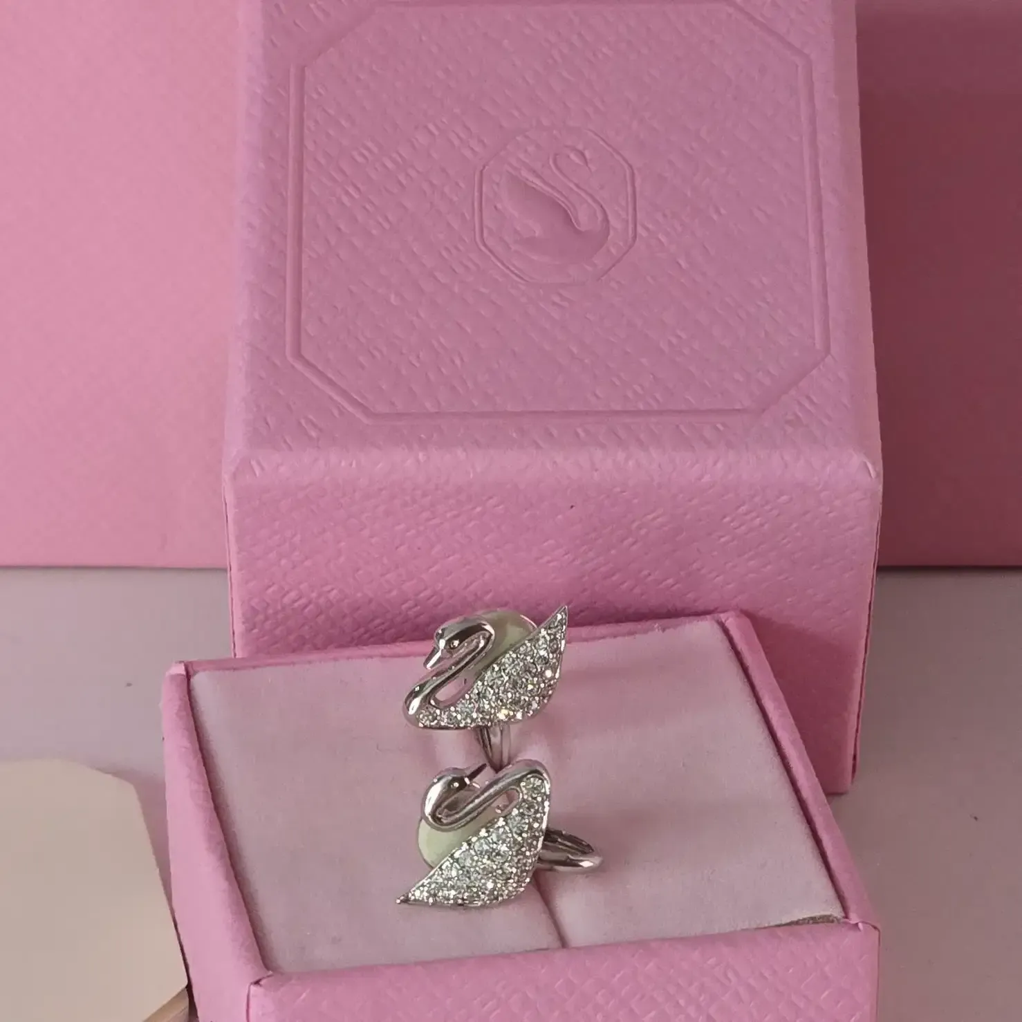 Aros Swarovski swan icon silver tone clips 3