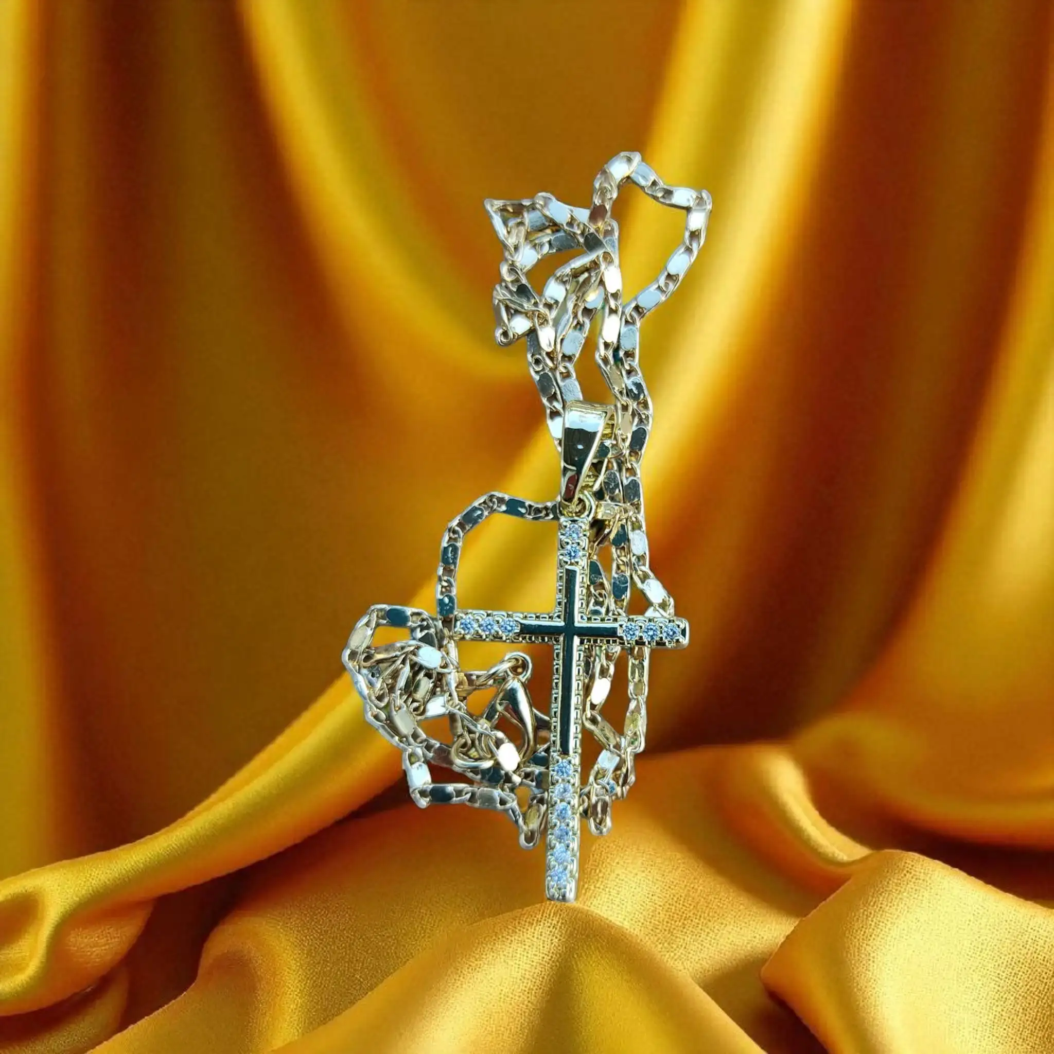Cadena de Acero Inoxidable con Cruz de Zirconias Brillantes