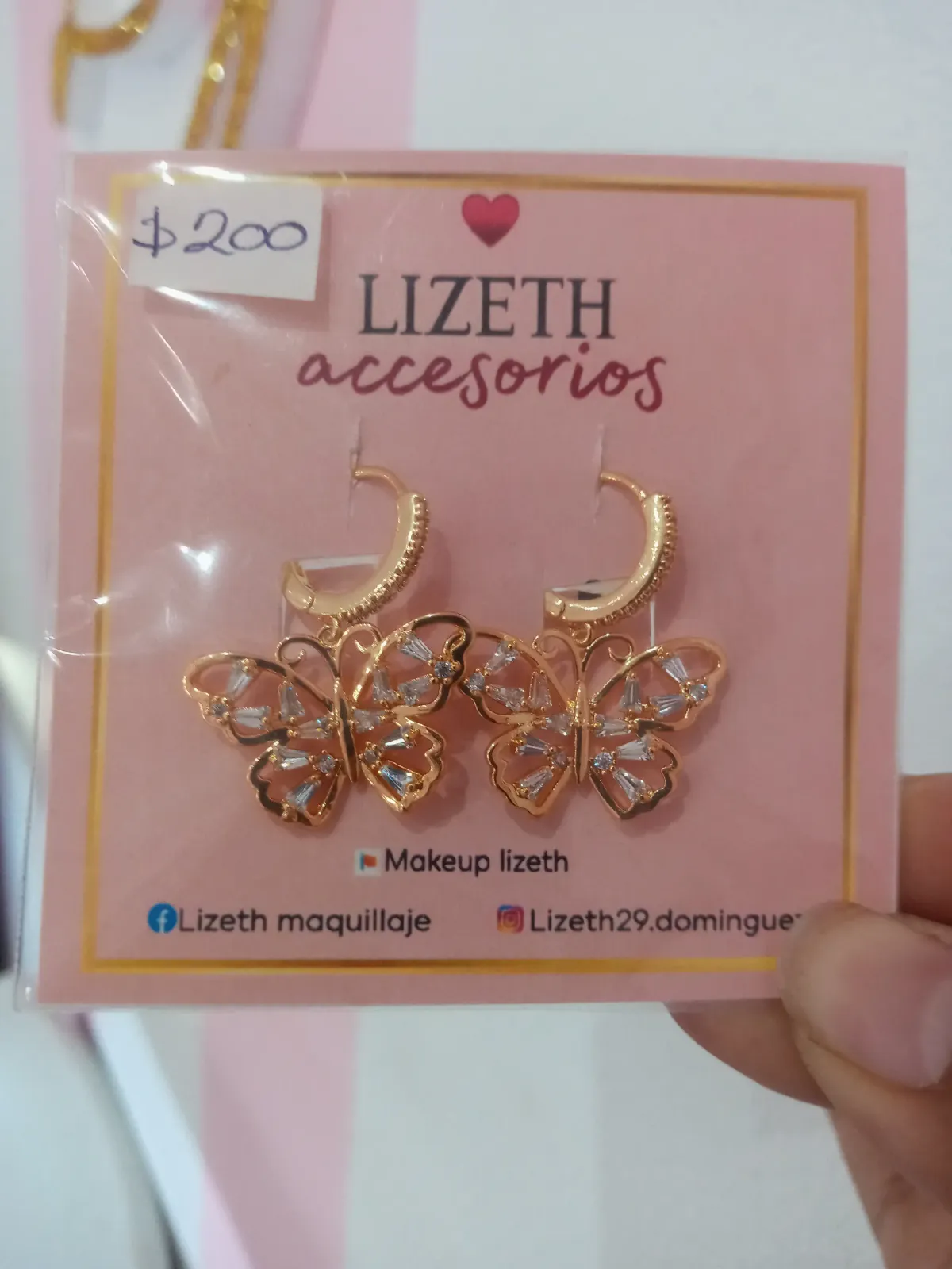 Aretes mariposa con piedras