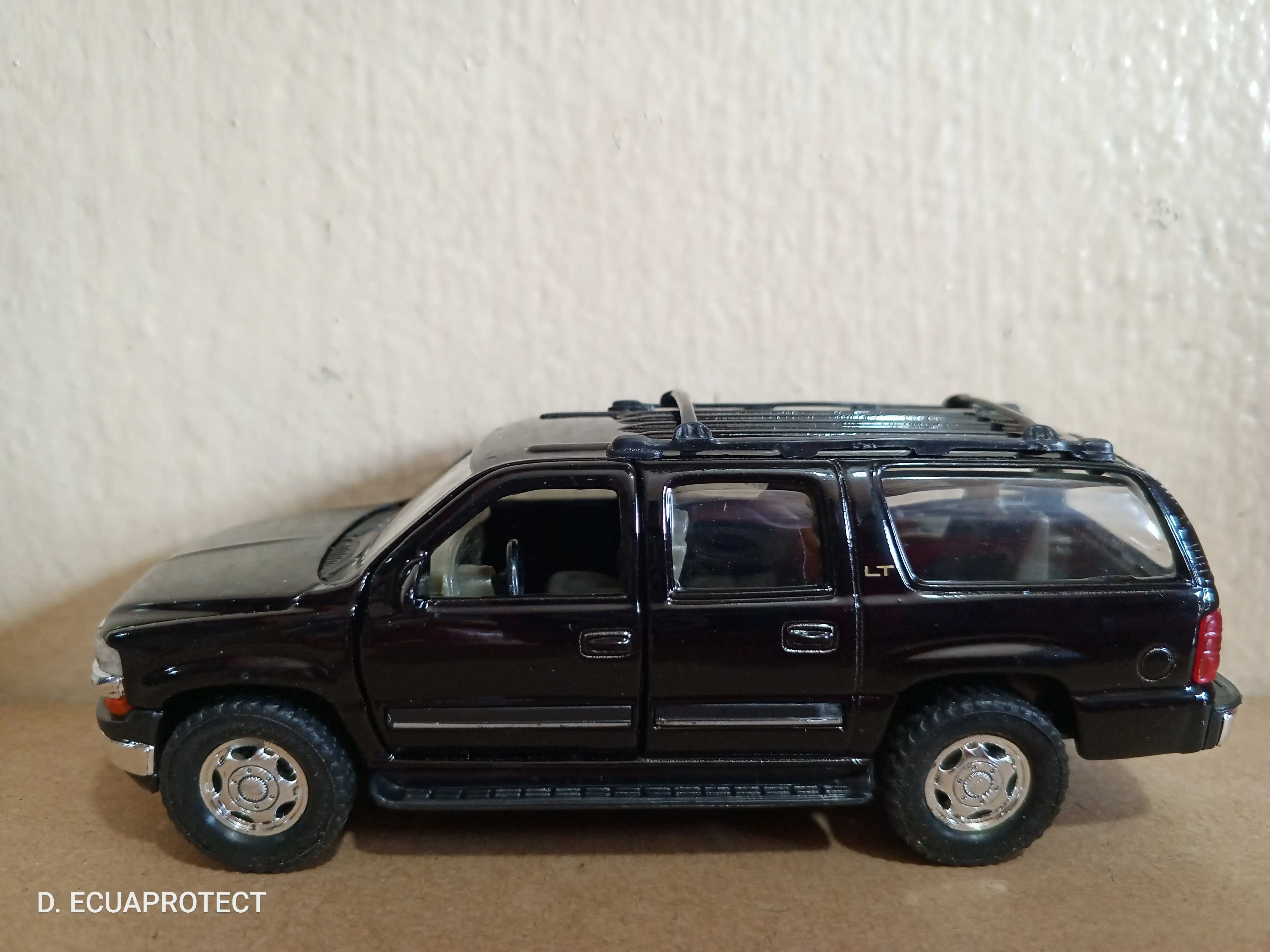 CHEVROLET '01 SUBURBAN 🚘 2