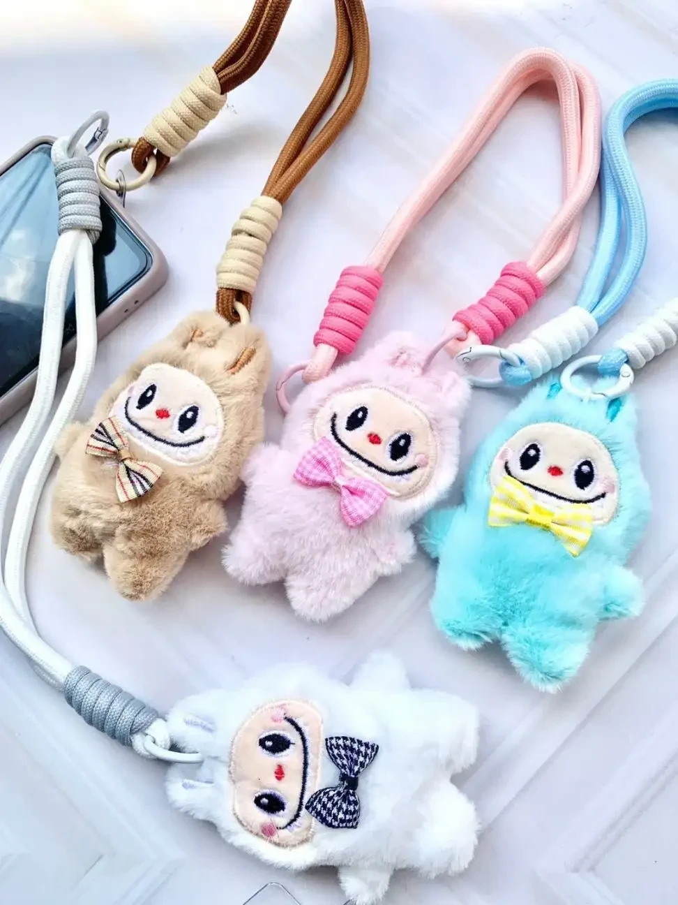 ACCESORIO CELULAR LABUBU 2