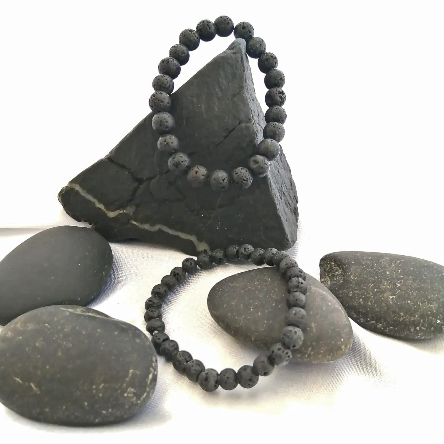 Pulsera de Piedras Volcánicas 2