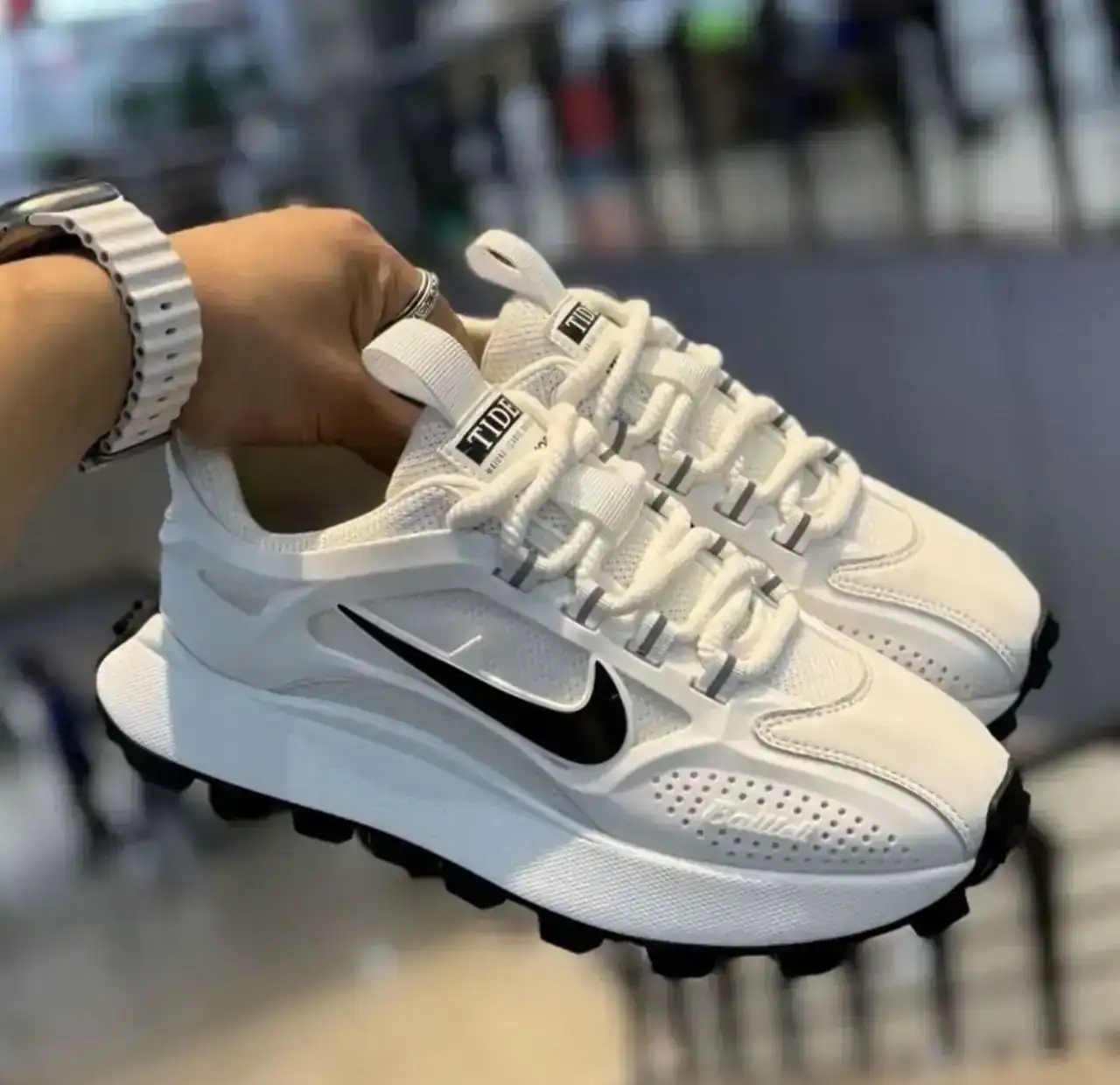 NIKE TIDE 2