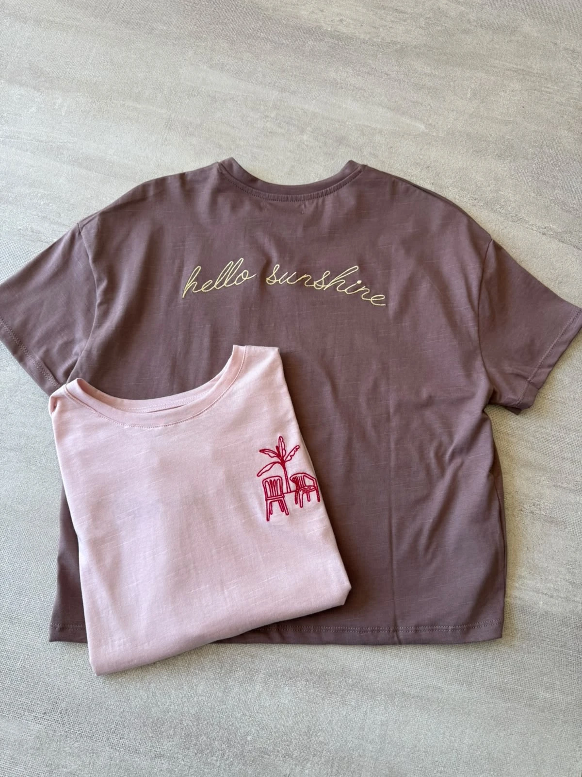 REMERAS BORDADAS ALI