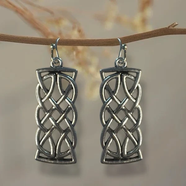 Pendientes Calados con diseño geométrico 