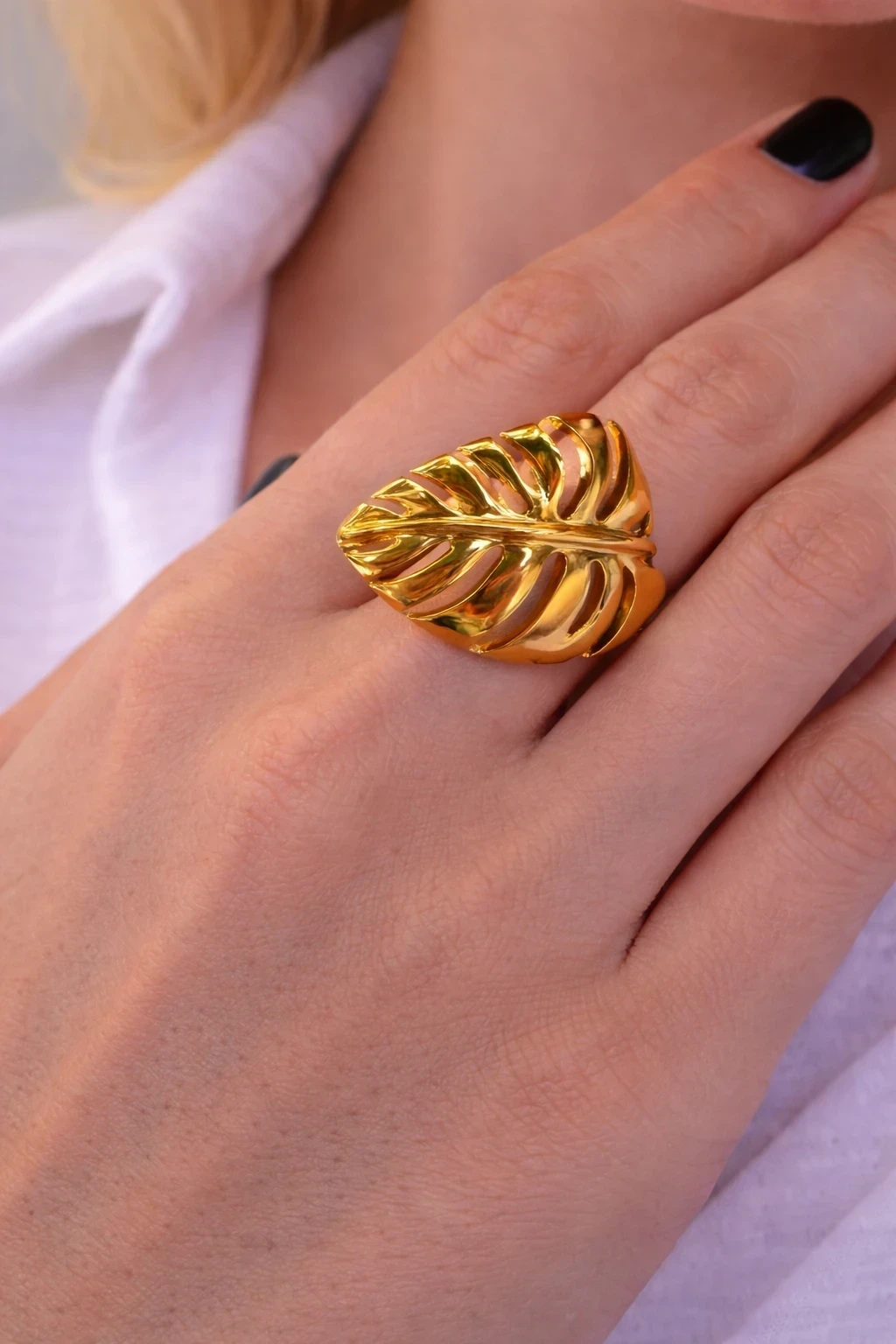 Anillo acabado en oro 