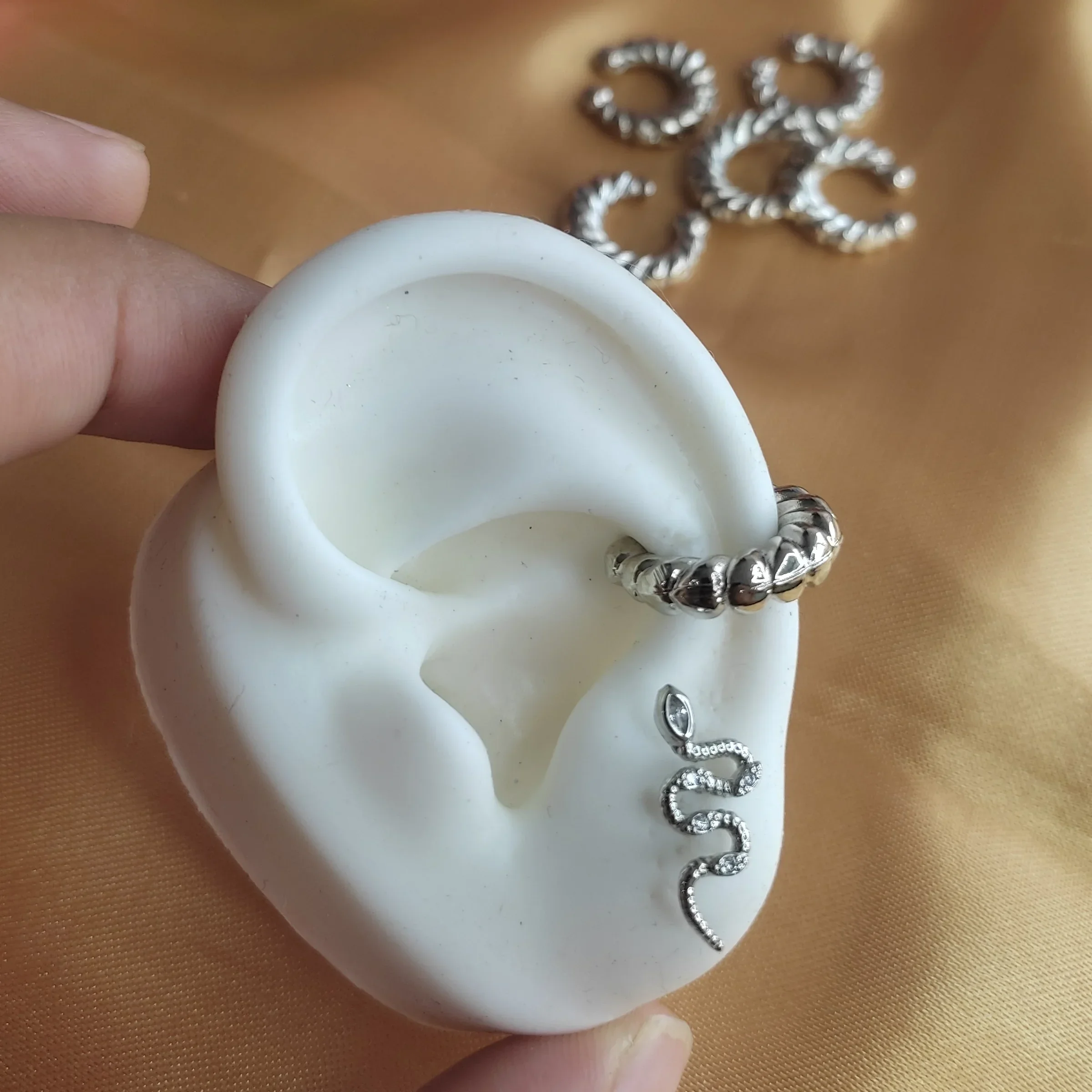 EARCUFF CROISSANT SILVER 3